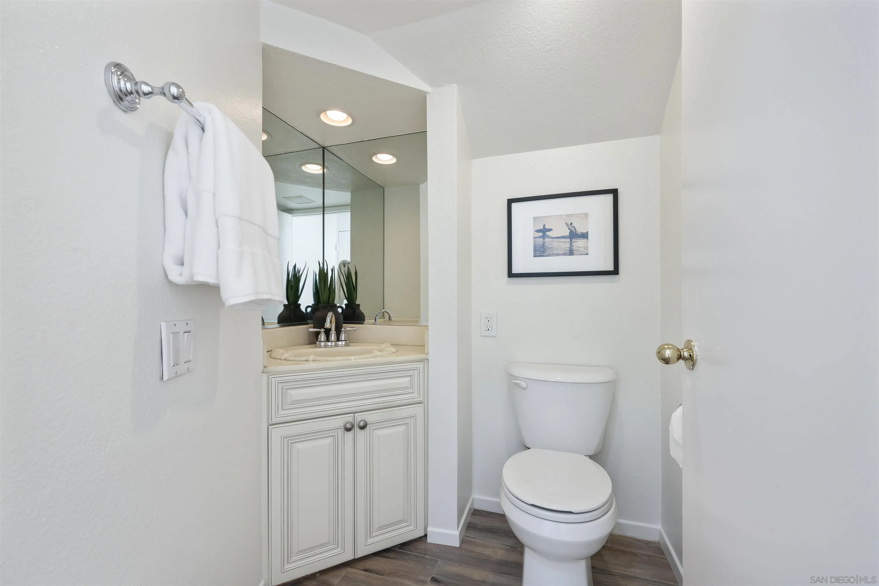 Photo #12: 250035600 Listing: Photo #12