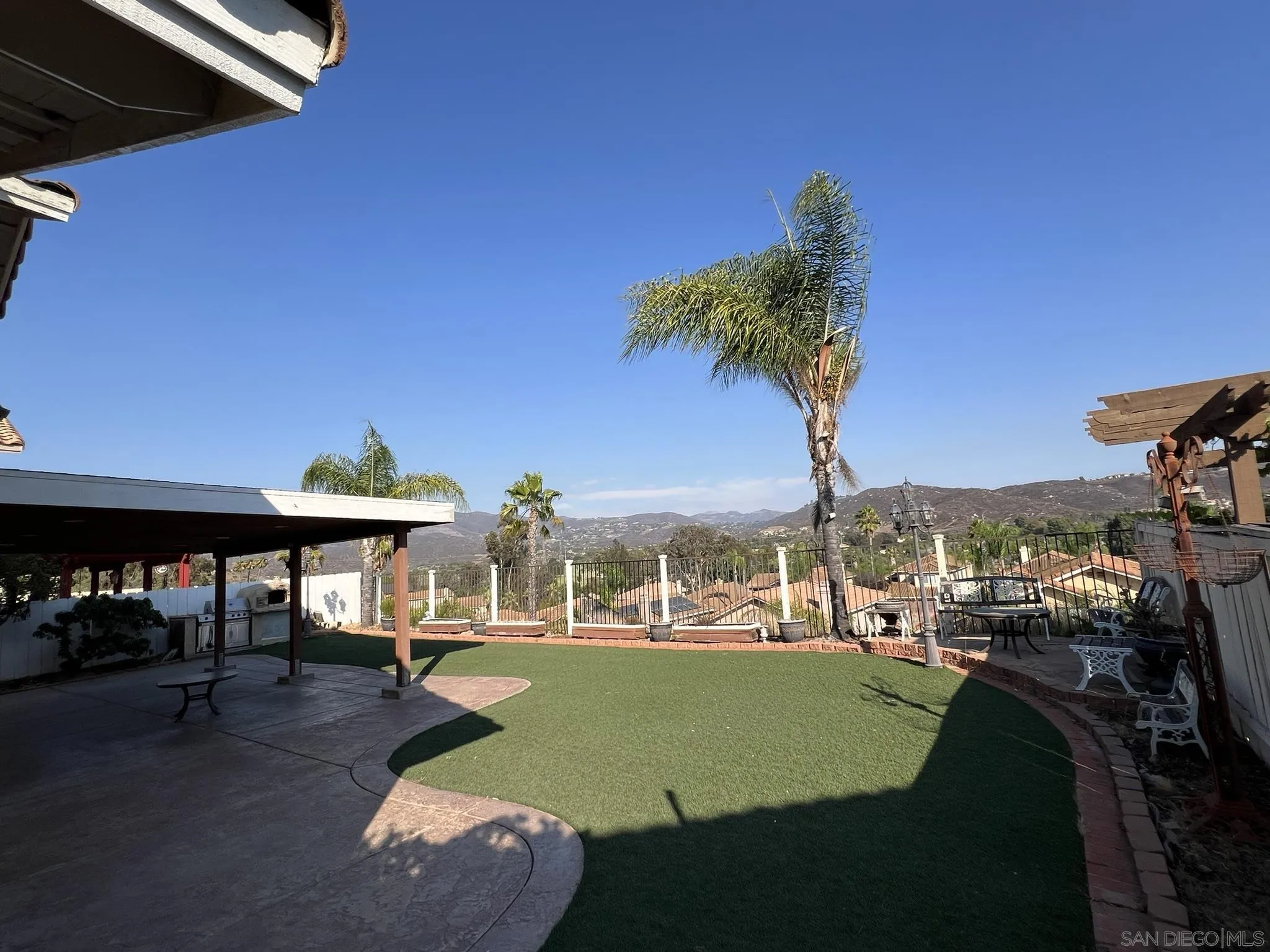 https://cdn.realtyfeed.com/cdn/127/250035601/4e5f018433144a9f2141ae6a7f72e743.webp