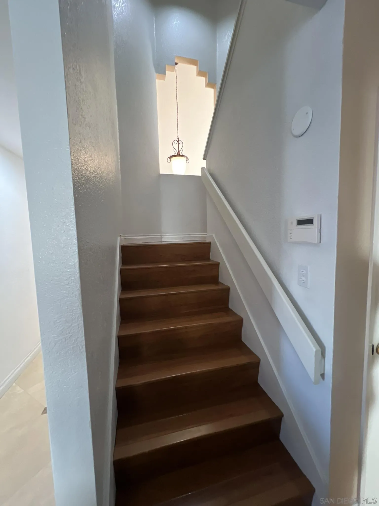 https://cdn.realtyfeed.com/cdn/127/250035601/84bd383ec076a14a79d4b2cf338a4342.webp