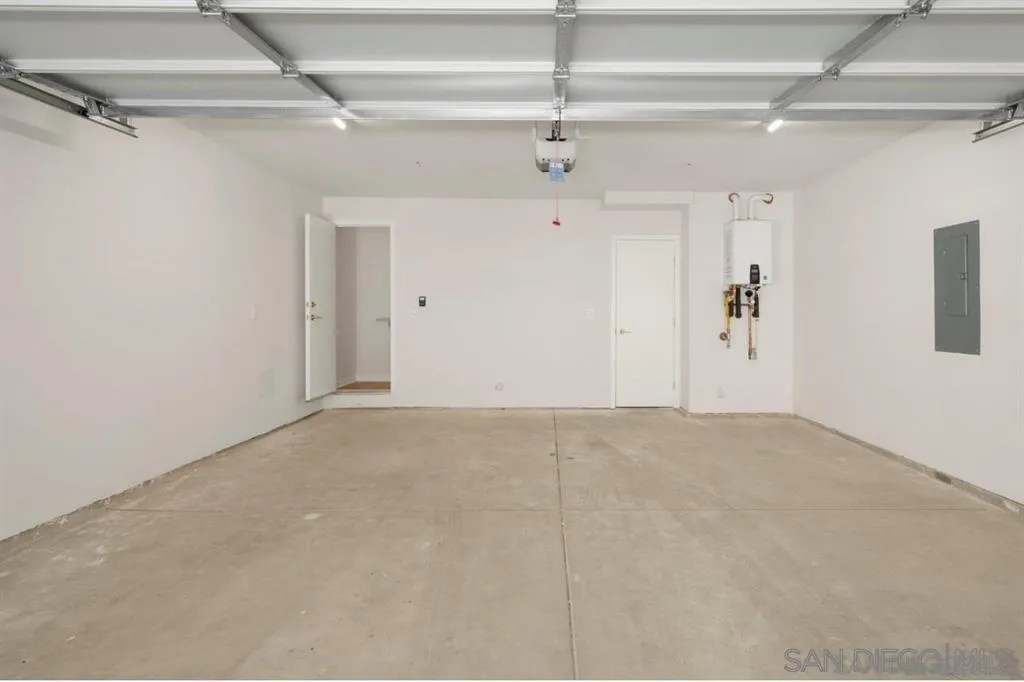 Photo #33: 250035602 Listing: Photo #33
