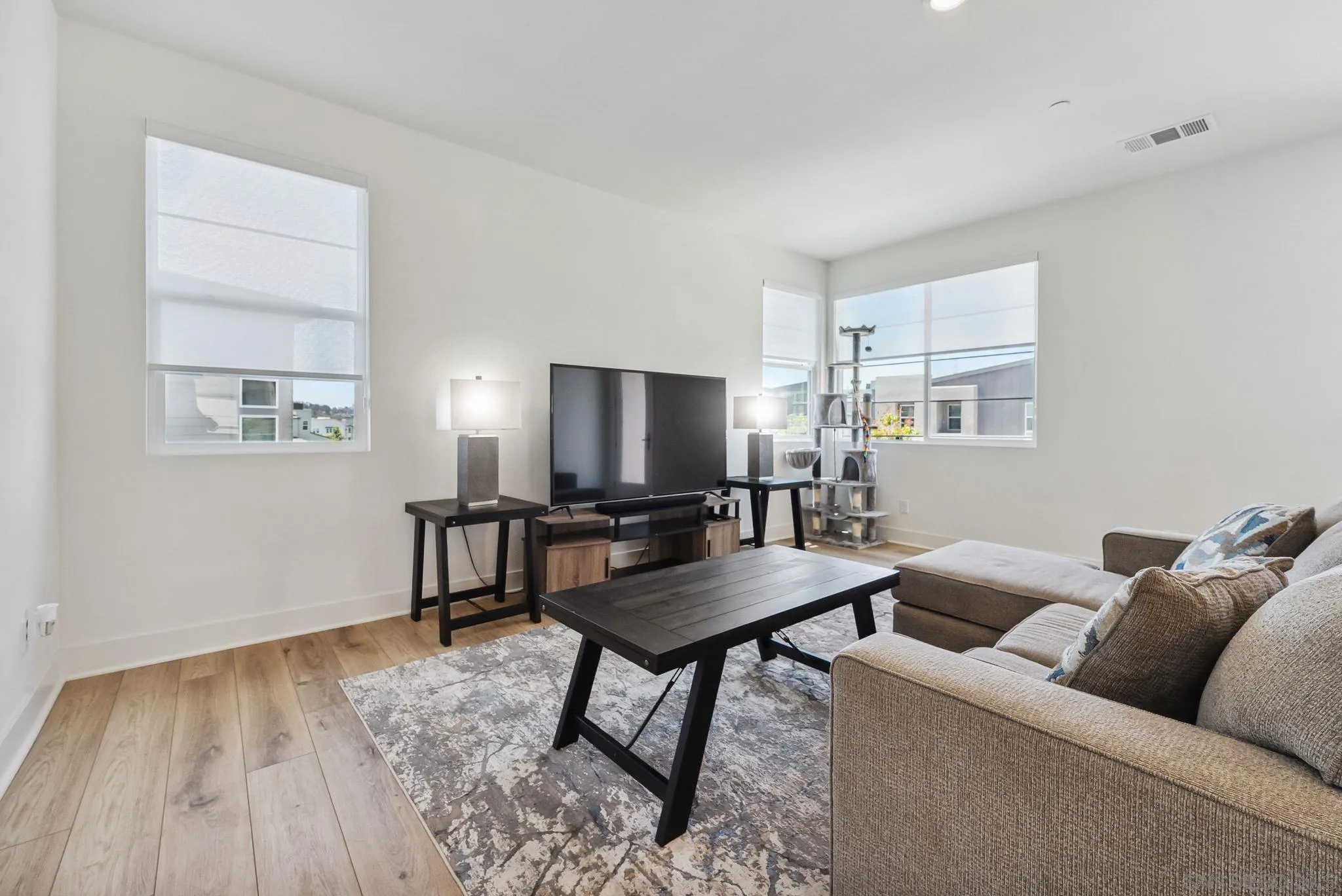 https://cdn.realtyfeed.com/cdn/127/250035606/0f2e51980828153b82a213ef1447a0d5.webp