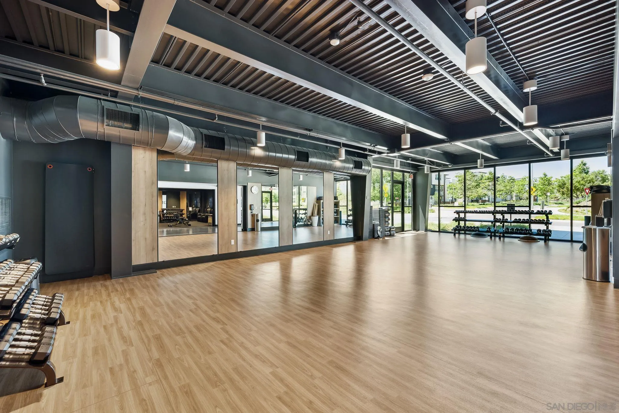 https://cdn.realtyfeed.com/cdn/127/250035606/13aa3cee1a750a3560cabf1afe11a220.webp