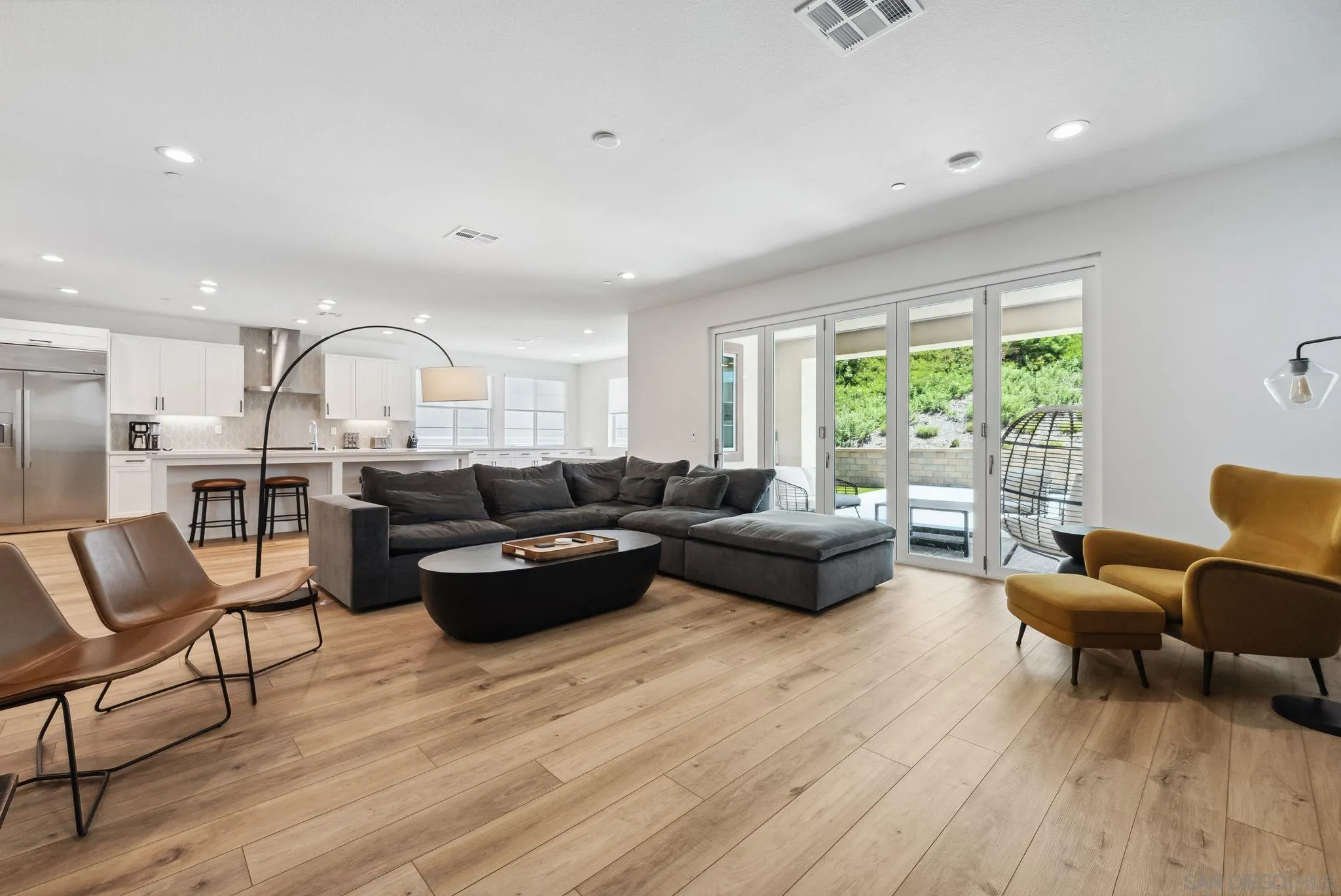 https://cdn.realtyfeed.com/cdn/127/250035606/25b72b17b619e3f384cdaa3329824886.webp