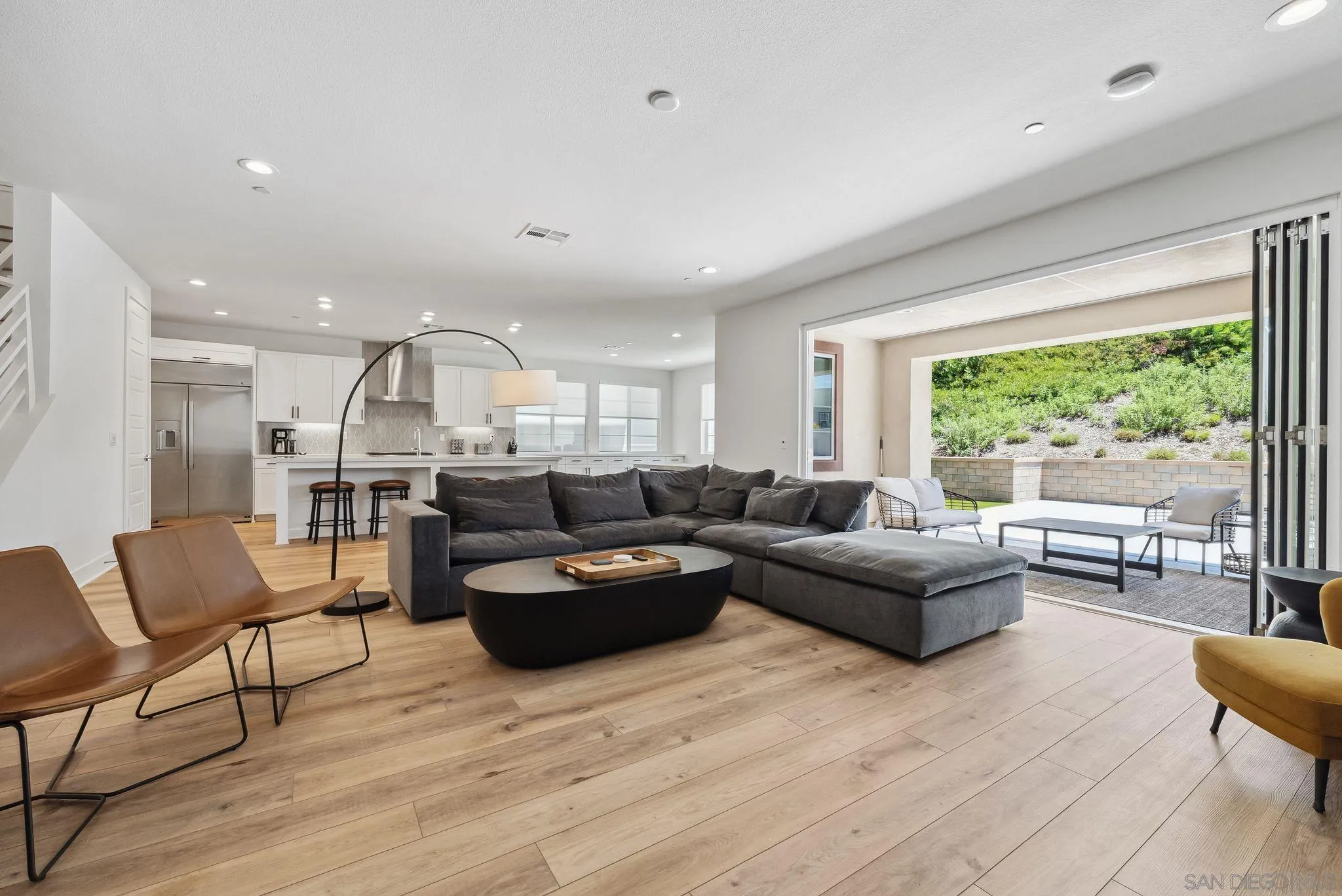 https://cdn.realtyfeed.com/cdn/127/250035606/34f2072293f8c757ff1279efc0779b84.webp