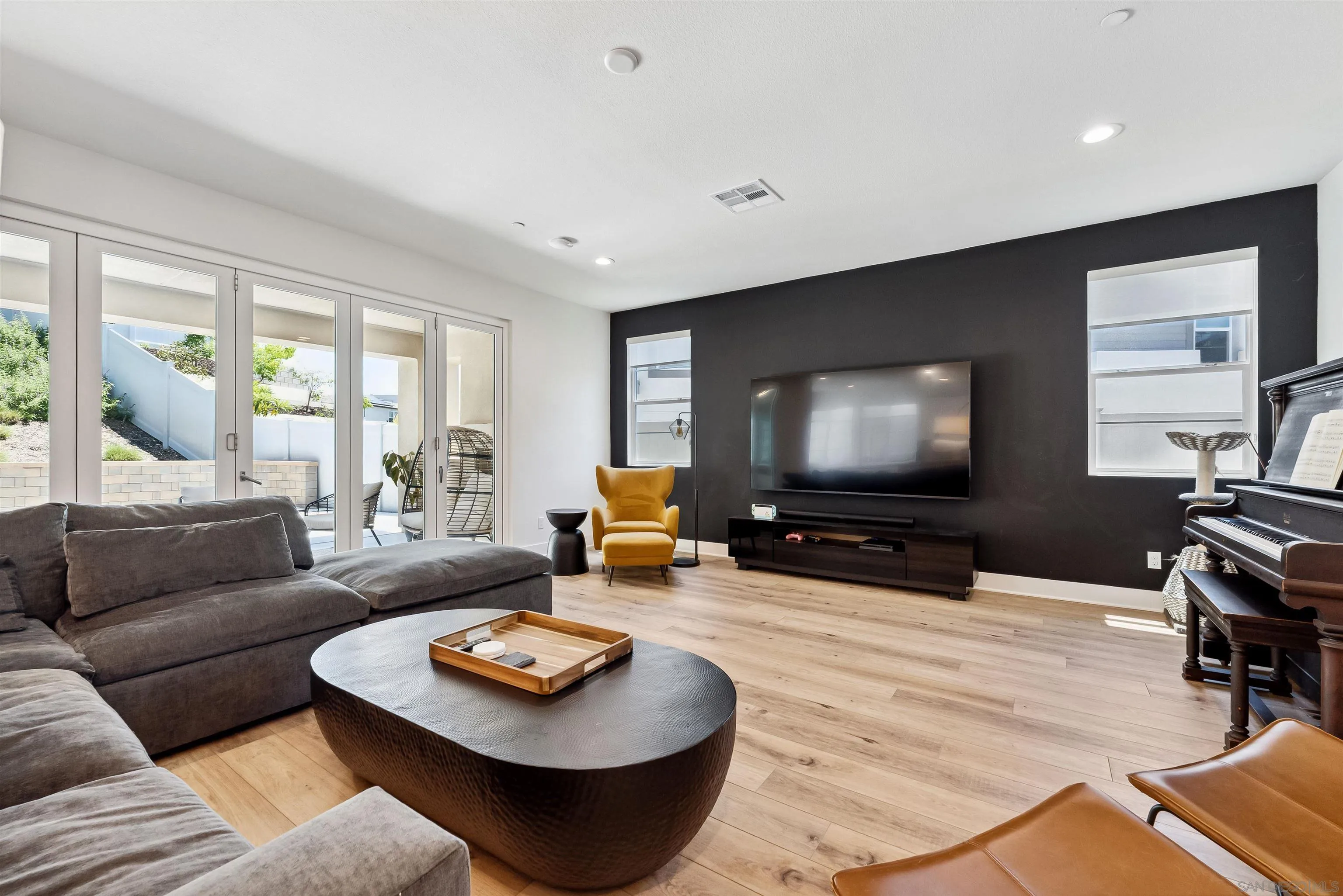 https://cdn.realtyfeed.com/cdn/127/250035606/91c620cf37978da20a38a8995493ebf0.webp