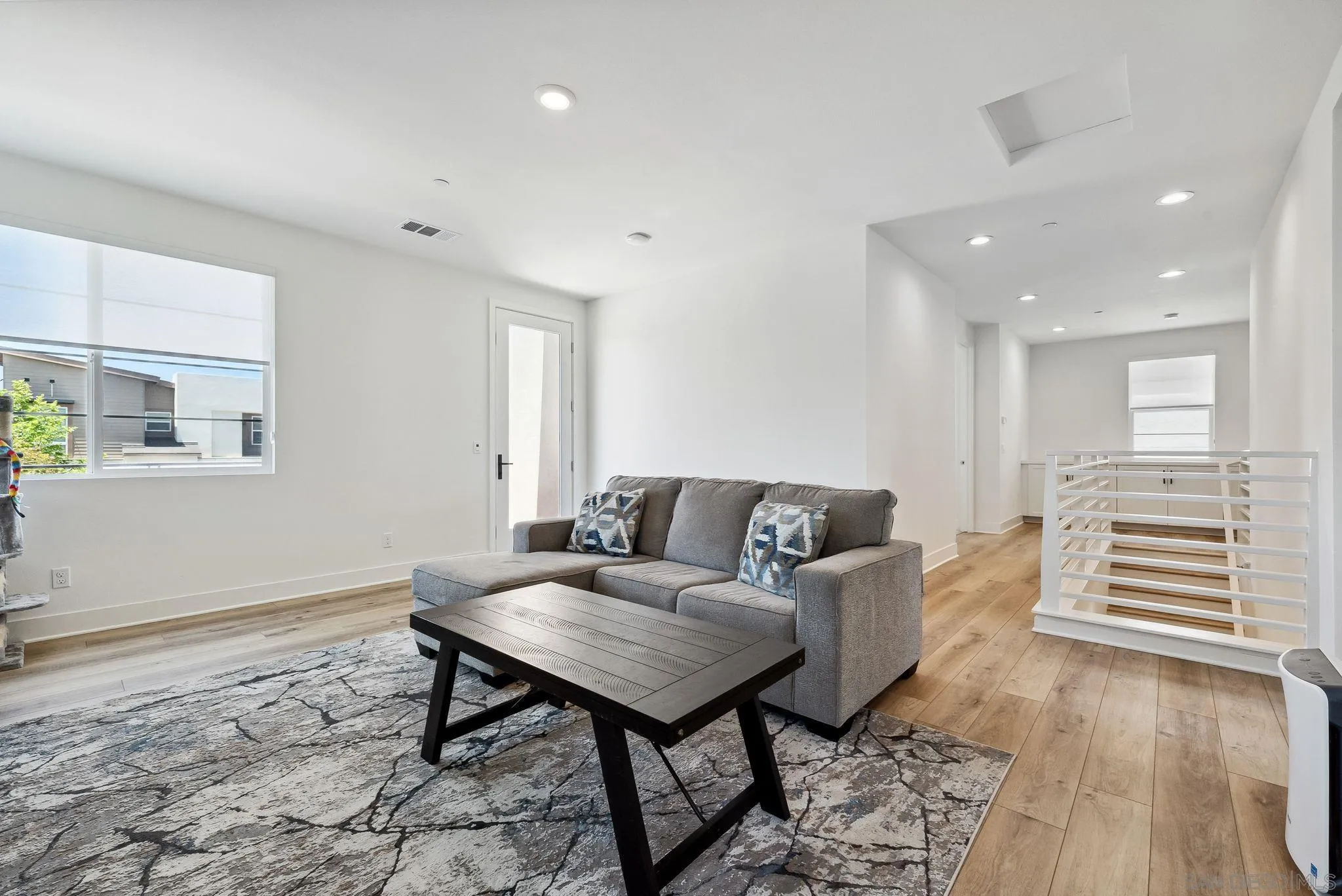 https://cdn.realtyfeed.com/cdn/127/250035606/a98e175201c09f8ffc32de579f505157.webp