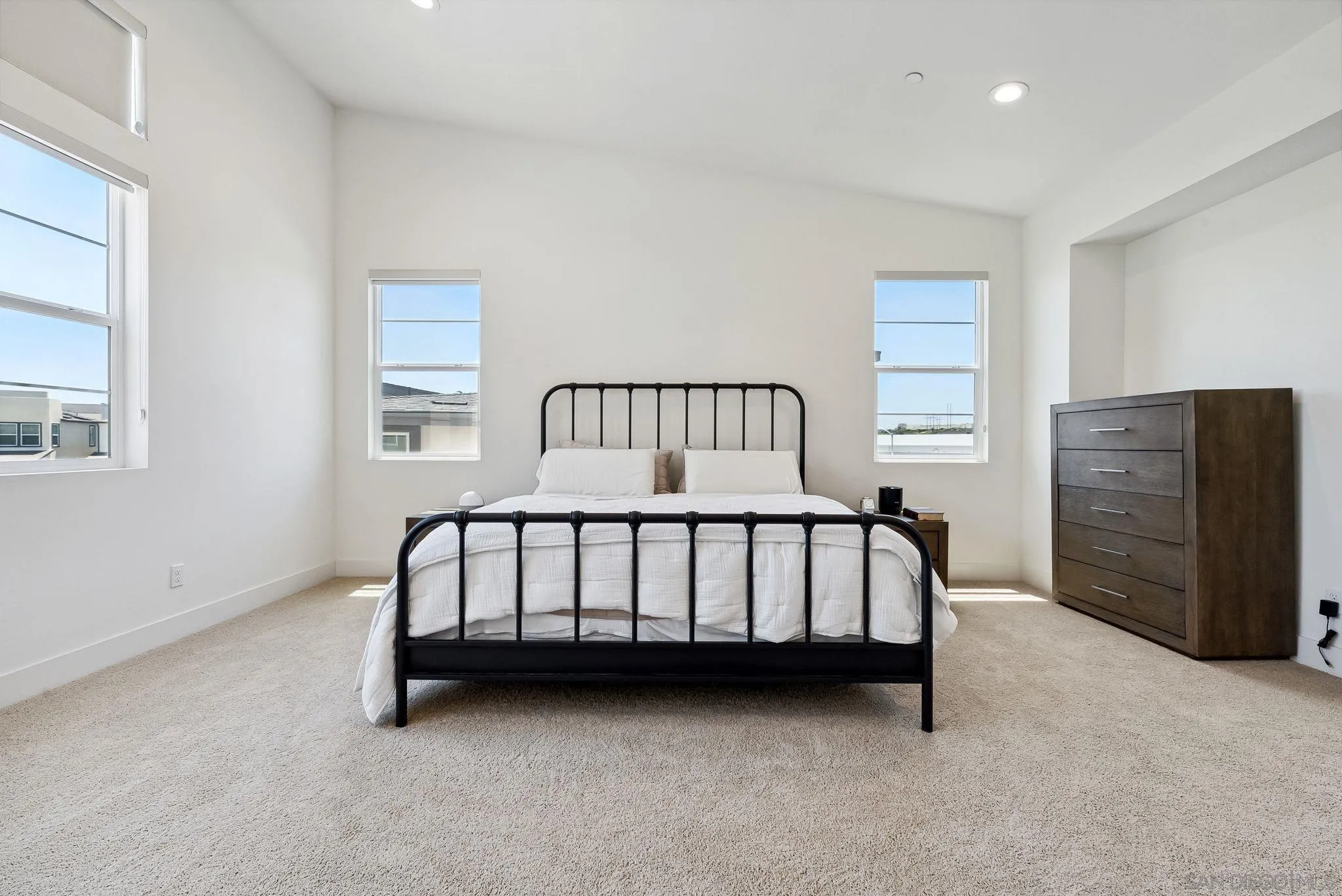 https://cdn.realtyfeed.com/cdn/127/250035606/b9fd8eb66a75c0f08dec3b5af3809aaf.webp