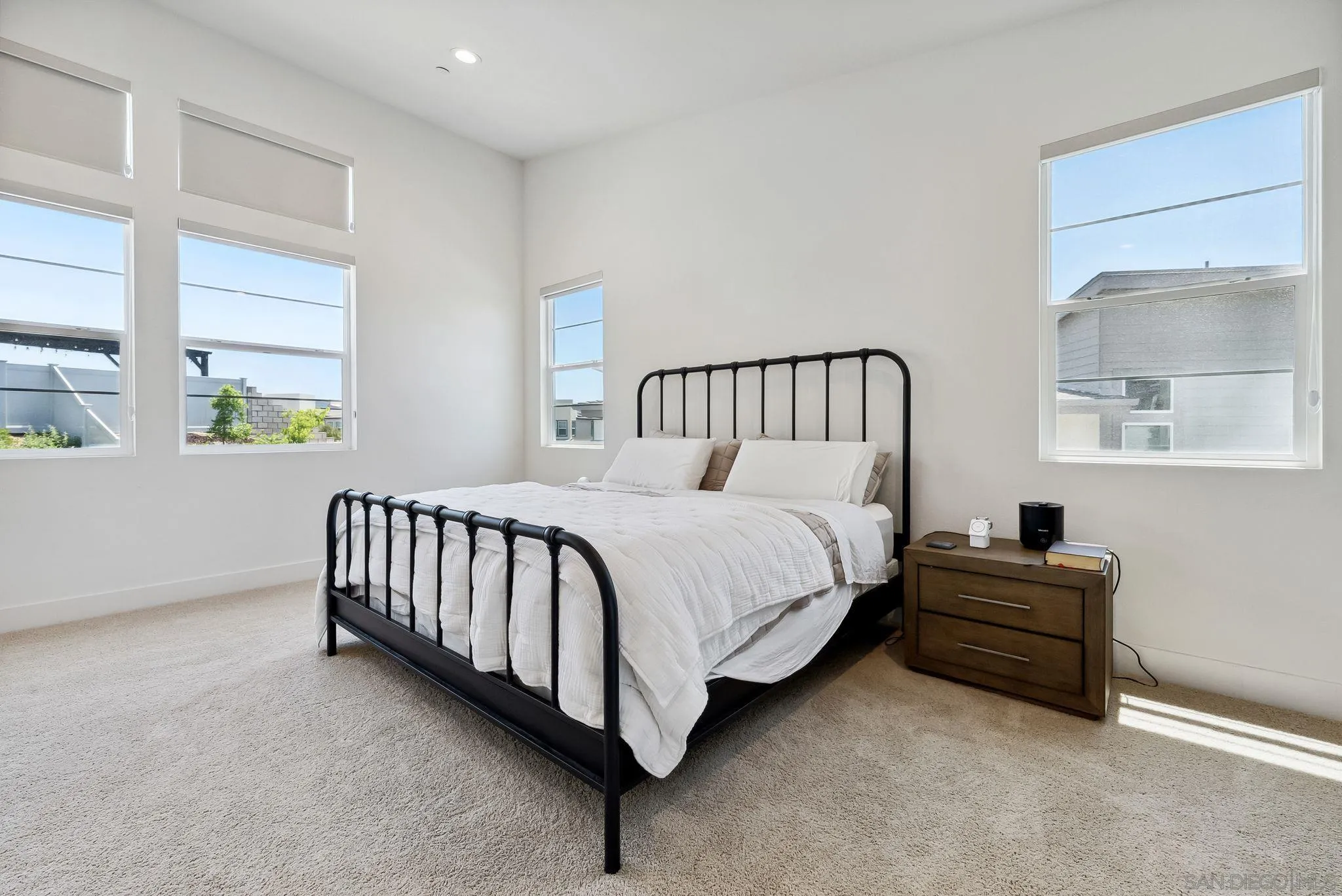 https://cdn.realtyfeed.com/cdn/127/250035606/f681c9881a65d97c9e5fbf435a133b26.webp