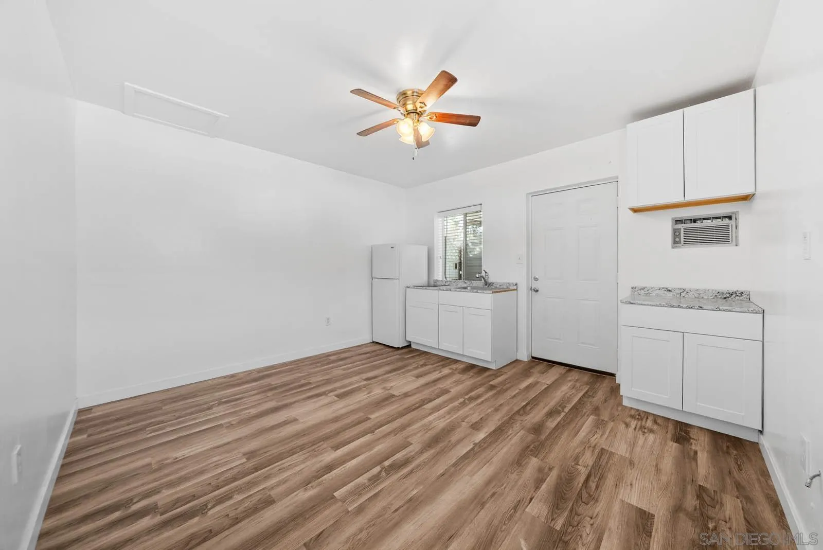 https://cdn.realtyfeed.com/cdn/127/250035612/7df5ca18308cb5f38e4905c67aec453e.webp