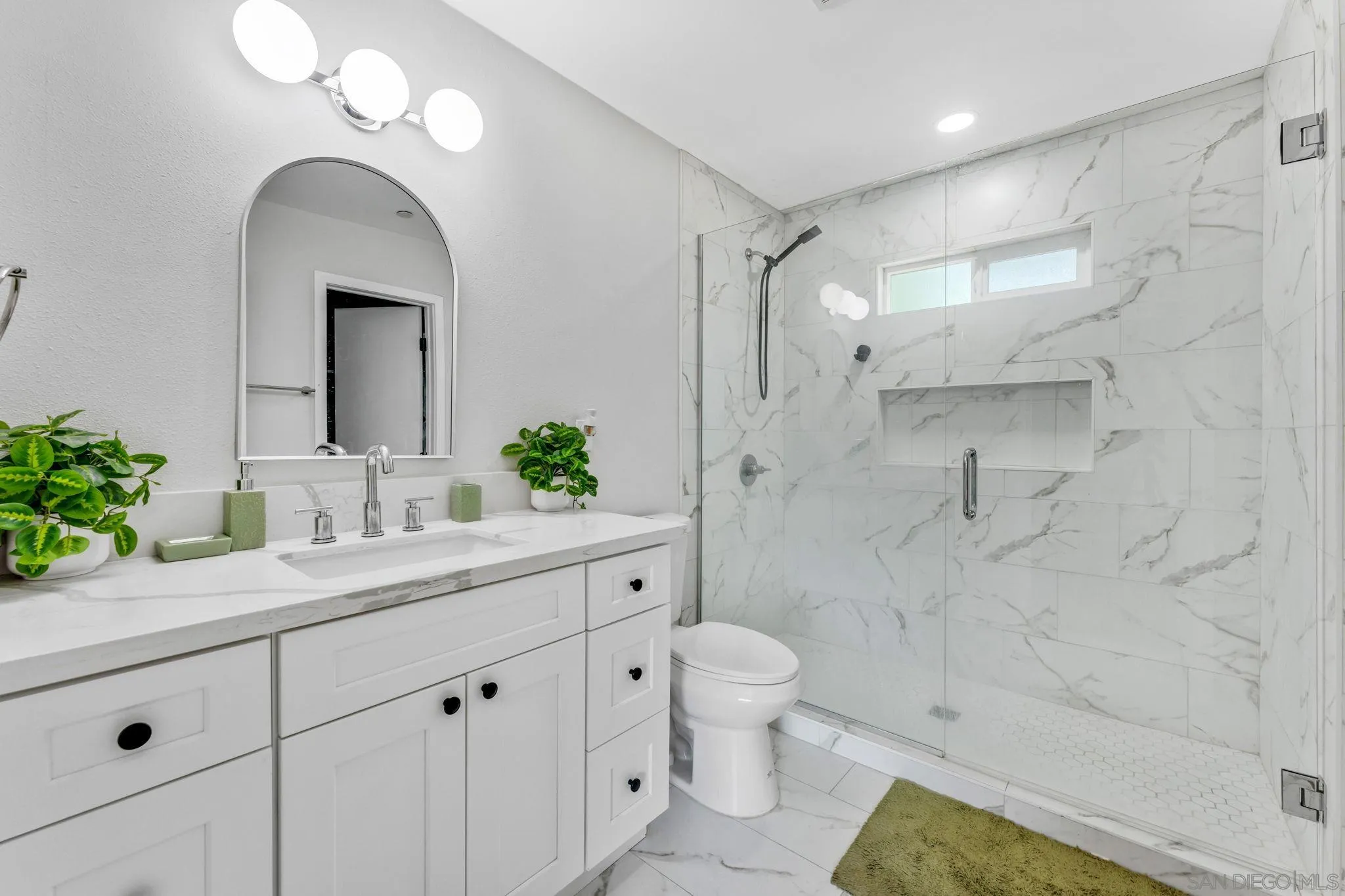 https://cdn.realtyfeed.com/cdn/127/250035615/0655b4af6e4af4ca647979182e970ced.webp