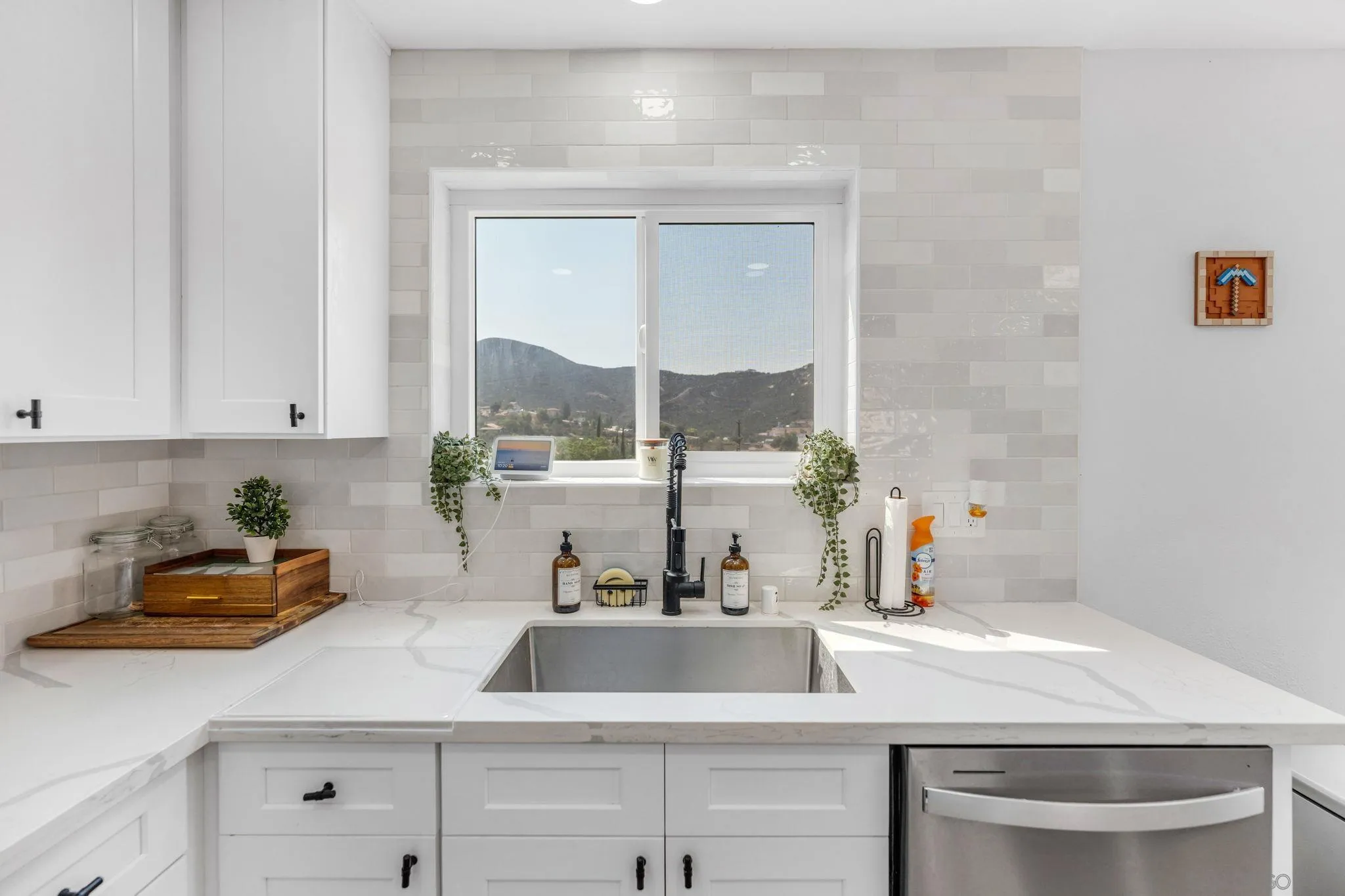 https://cdn.realtyfeed.com/cdn/127/250035615/4fc966d27de2c802eaf799344bf3a73c.webp