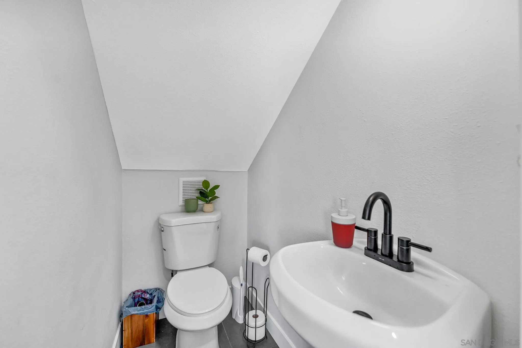 https://cdn.realtyfeed.com/cdn/127/250035615/5657e7e80d78c20230301b34f236249d.webp