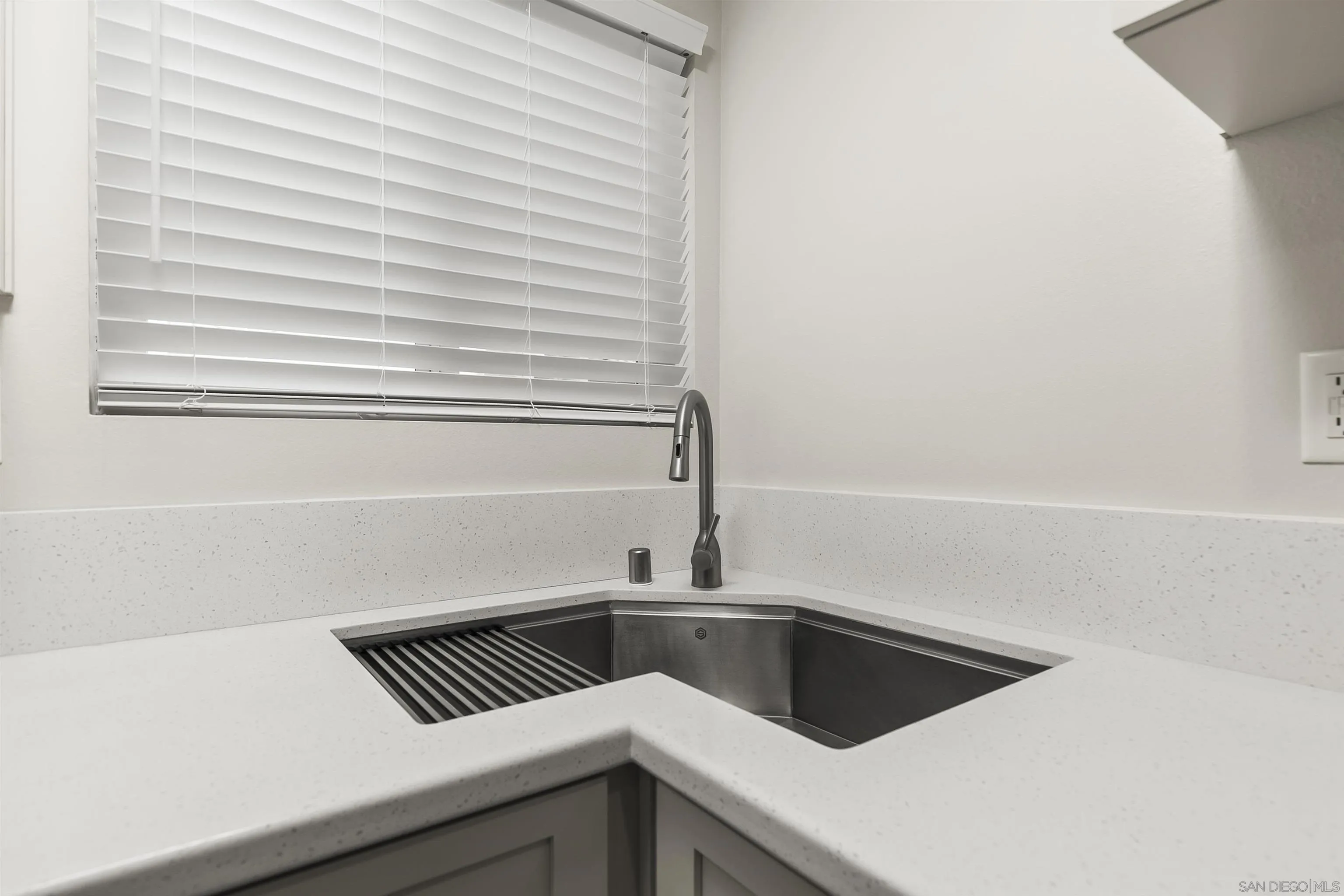 Photo #11: 250035623 Listing: Photo #11