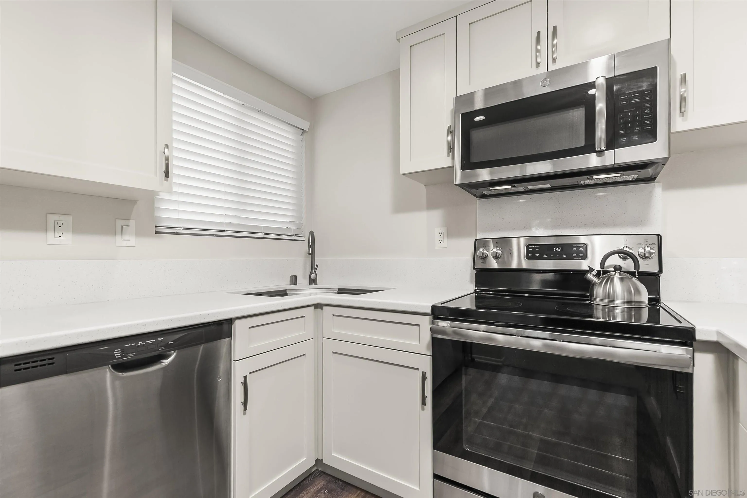 Photo #10: 250035623 Listing: Photo #10