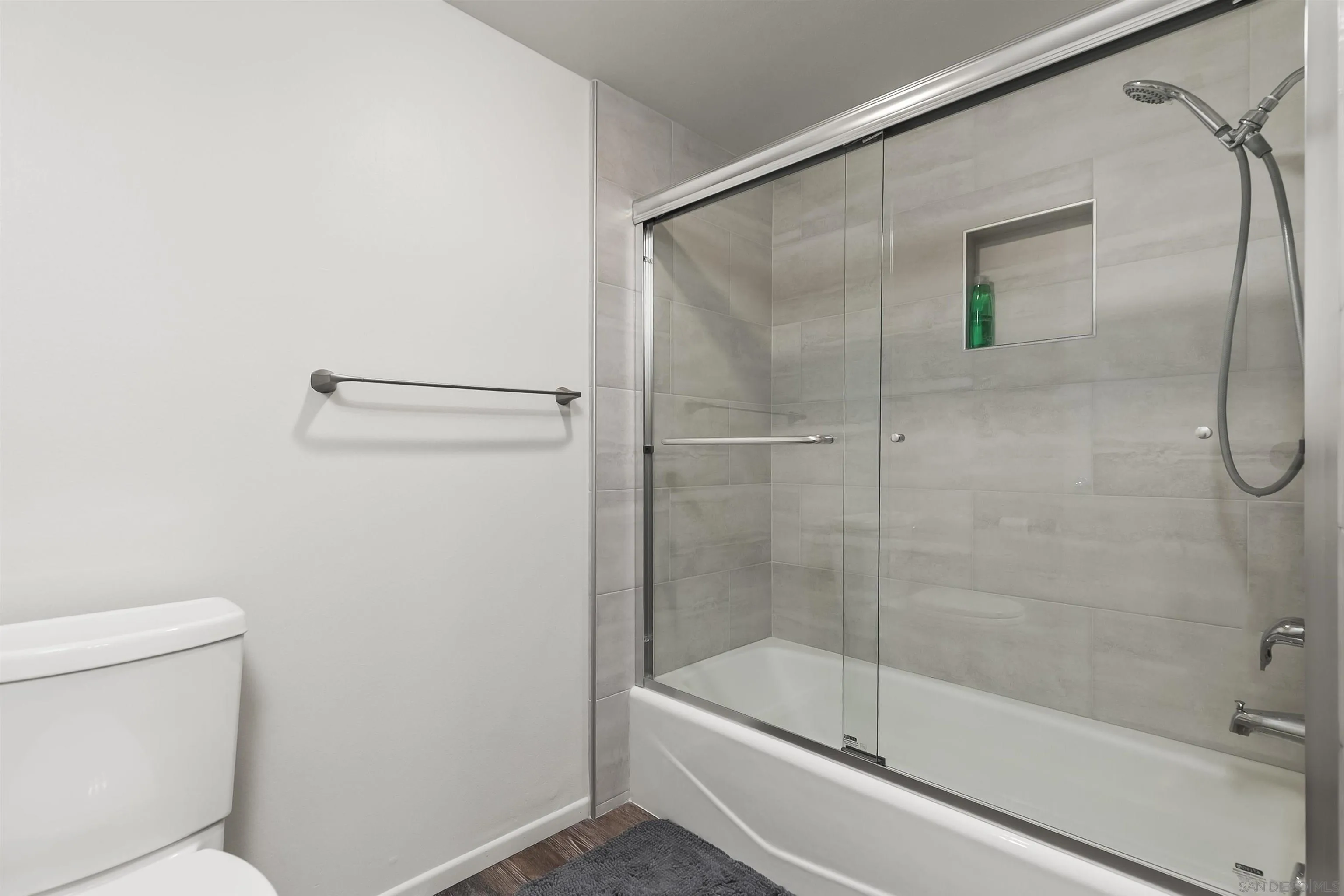Photo #17: 250035623 Listing: Photo #17