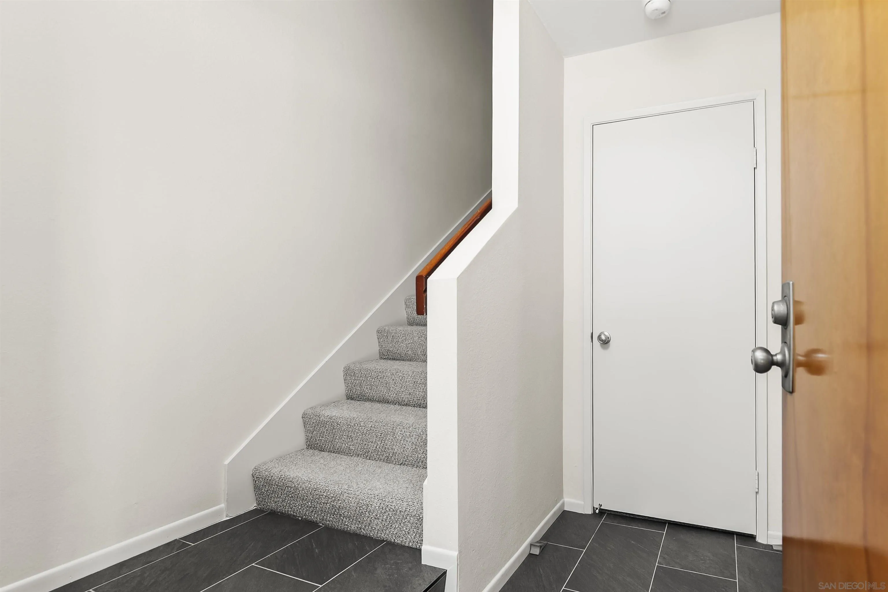 Photo #5: 250035623 Listing 