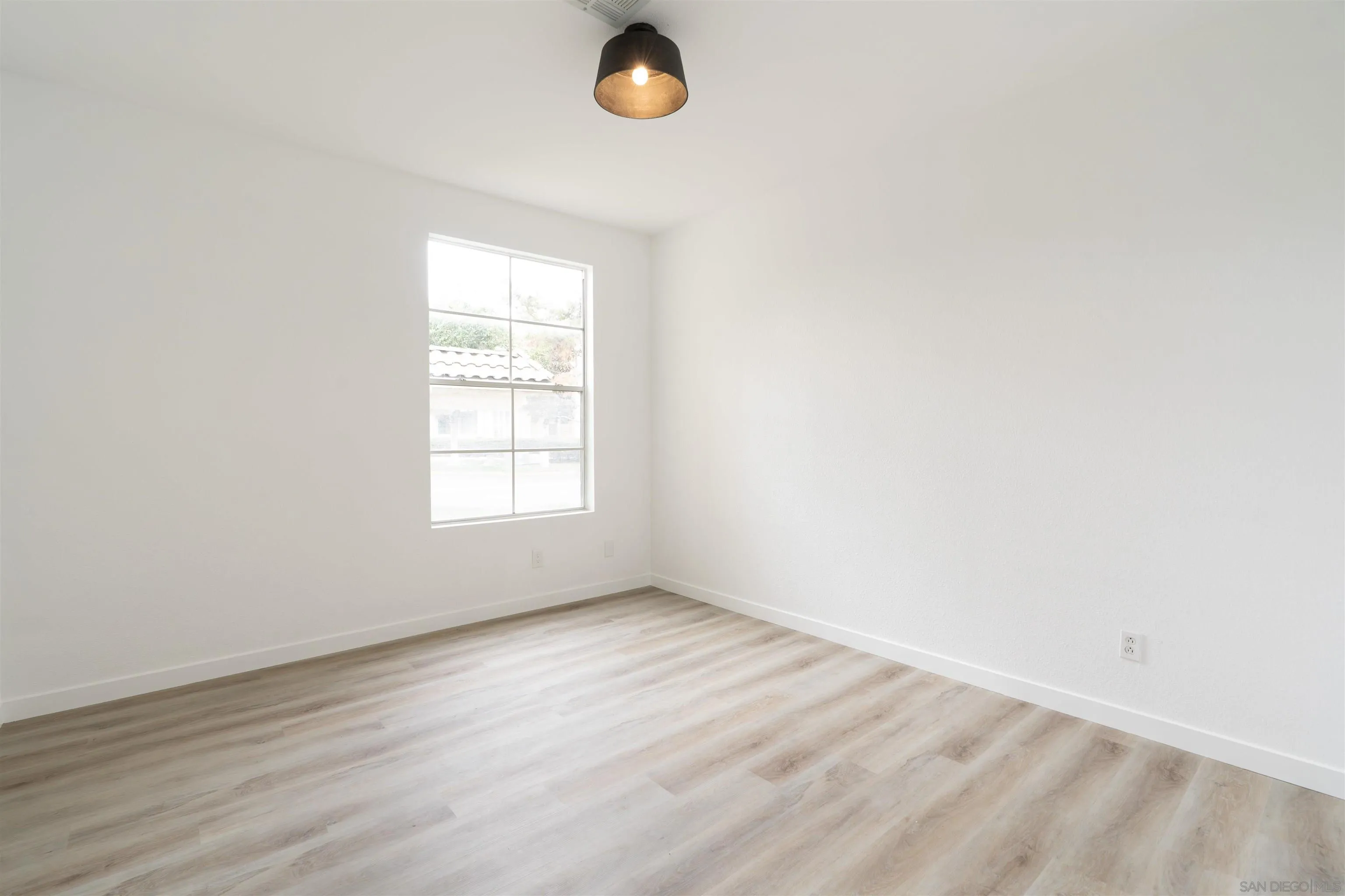 Photo #15: 250035624 Listing: Photo #15