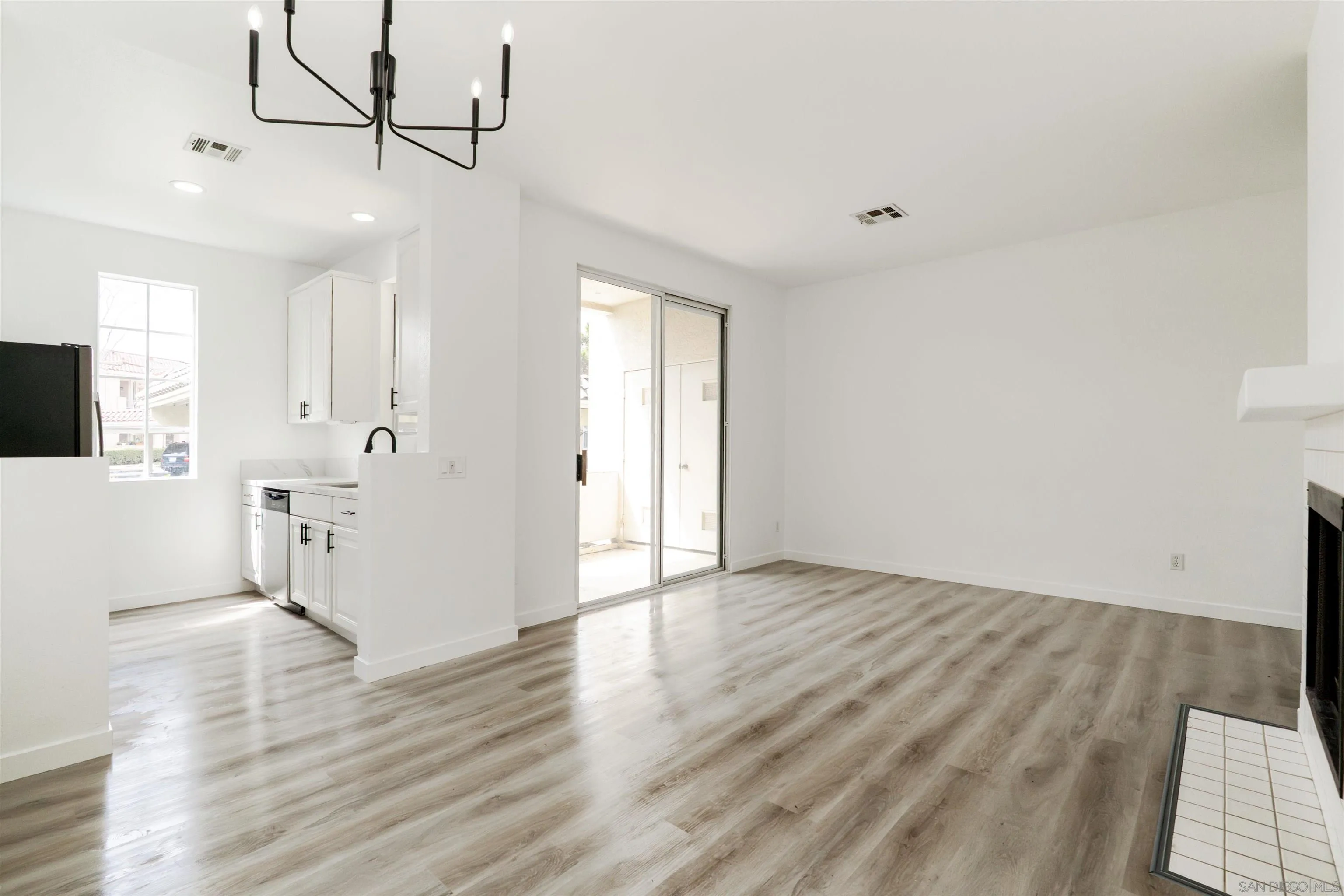 Photo #6: 250035624 Listing 