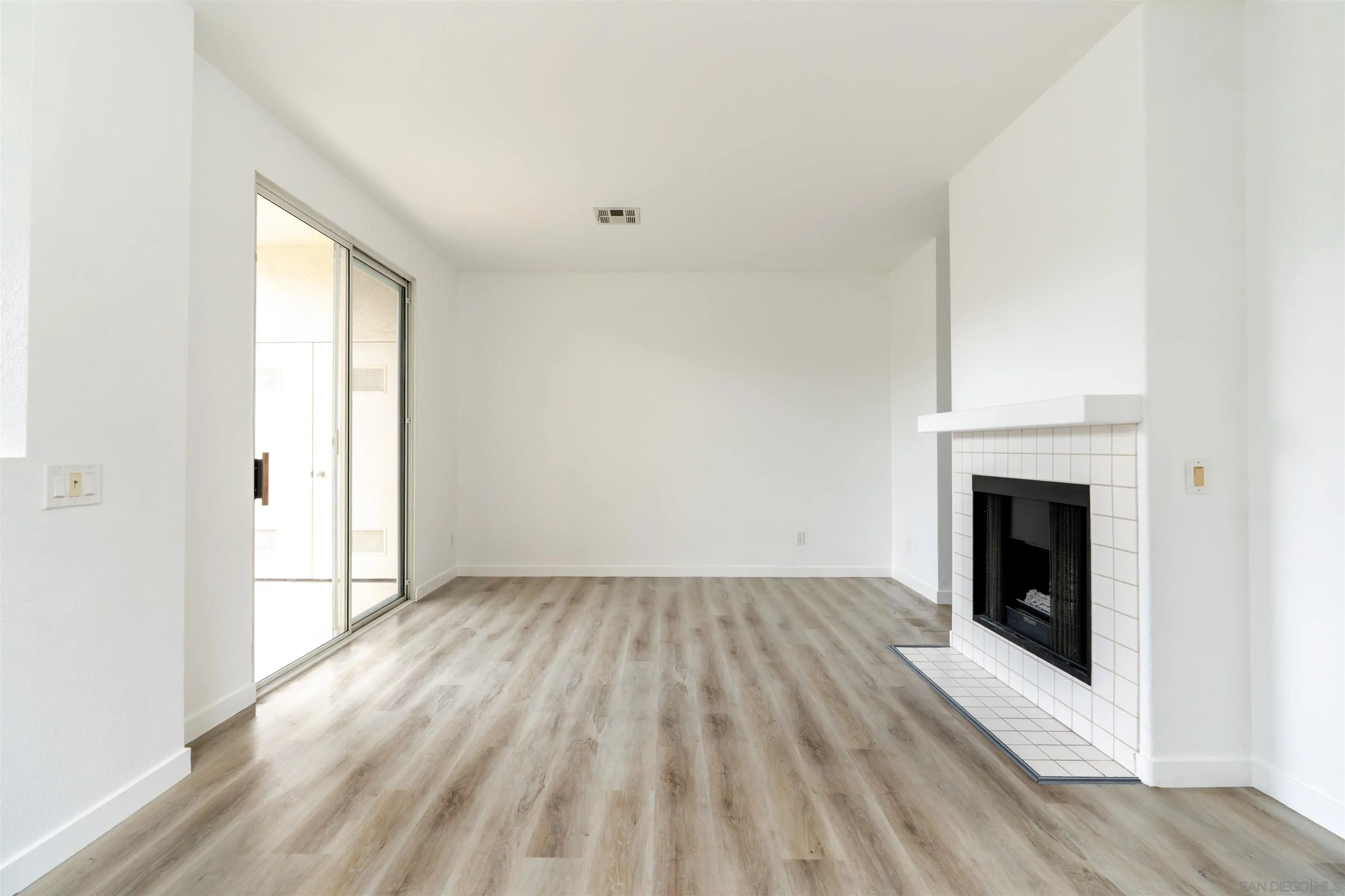 Photo #10: 250035624 Listing: Photo #10