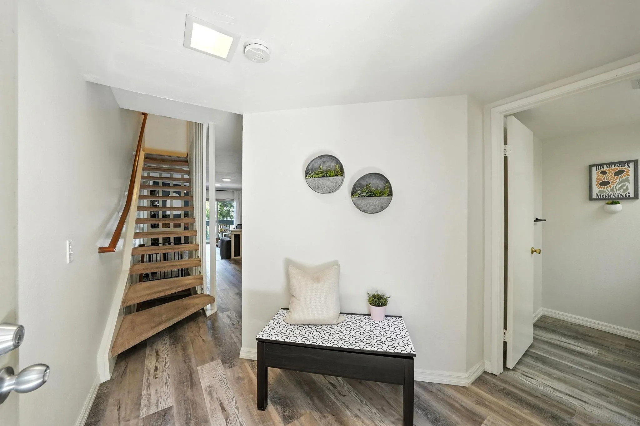 Photo #3: 250035627 Listing 