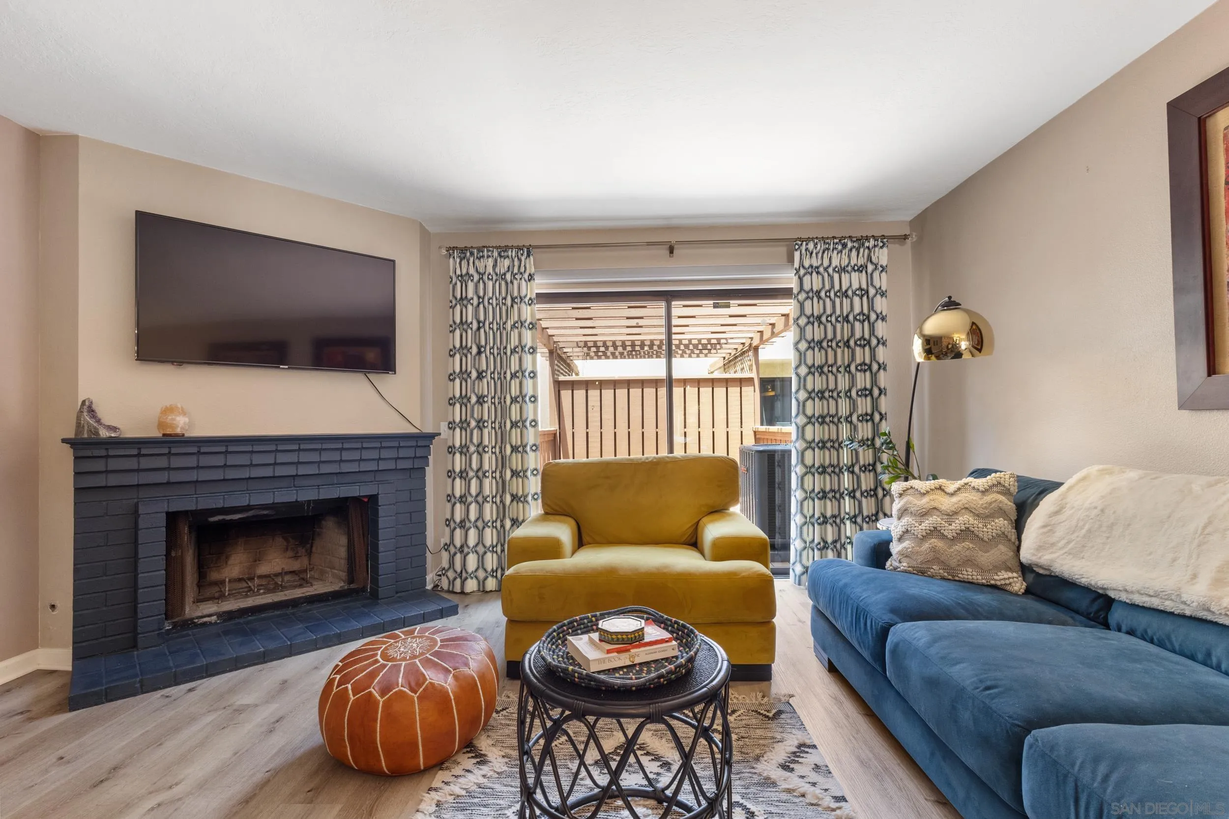 https://cdn.realtyfeed.com/cdn/127/250035628/203583e7a10e7e2ea99ec04e0bf1f69c.webp