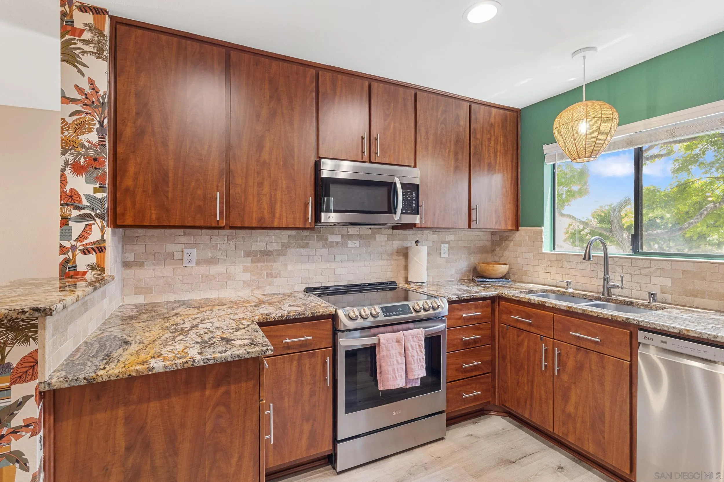 https://cdn.realtyfeed.com/cdn/127/250035628/7f4e2087991cef8bab688e4f7990b5a3.webp