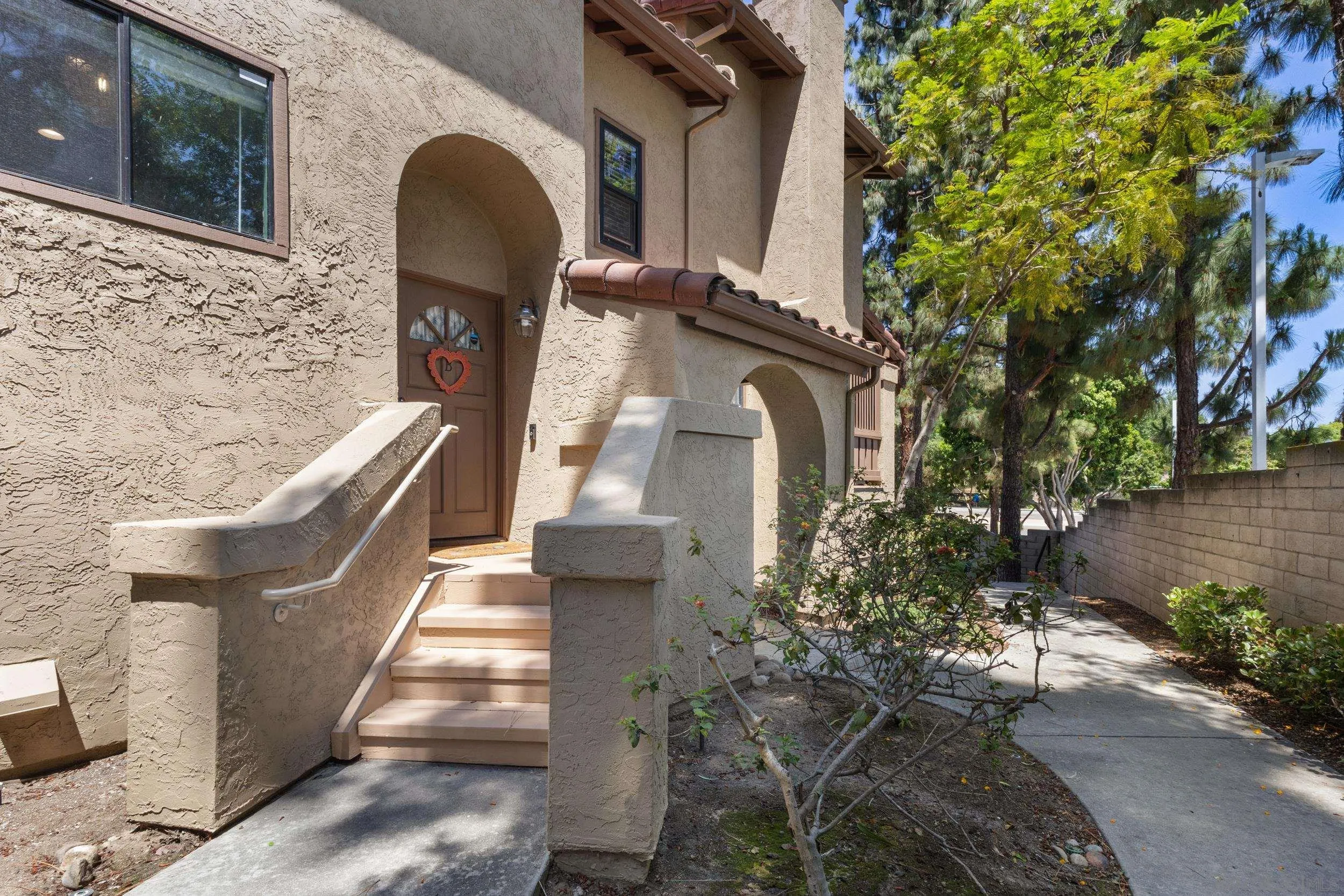 https://cdn.realtyfeed.com/cdn/127/250035628/a0d0c13a2852f51c7d52618af793e743.webp