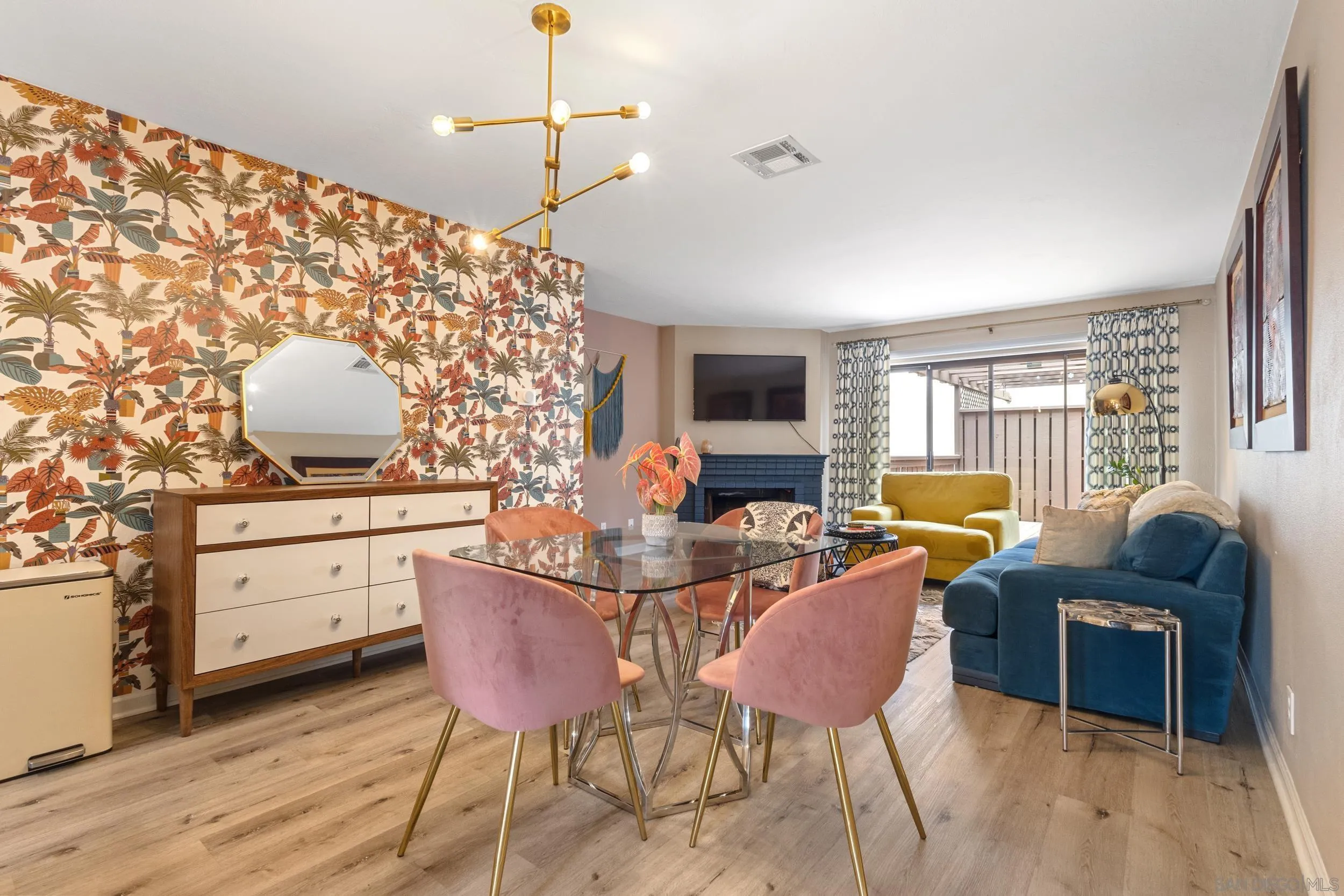 https://cdn.realtyfeed.com/cdn/127/250035628/e80f941416530d3550abd875c981a4b6.webp