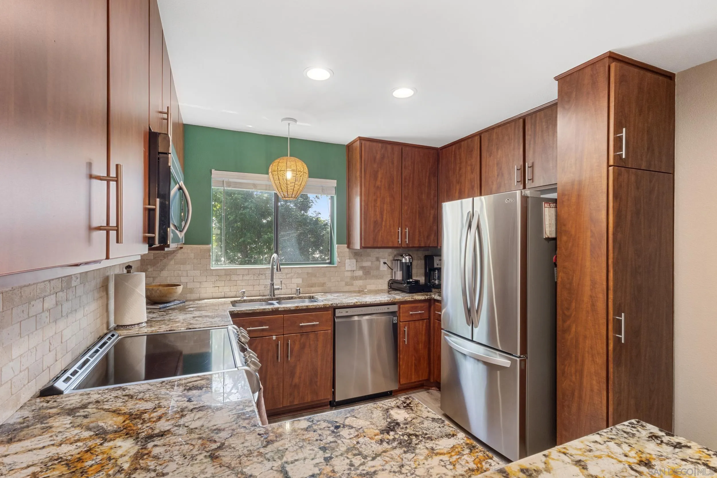 https://cdn.realtyfeed.com/cdn/127/250035628/efa8670e5d651888e99a500772388799.webp