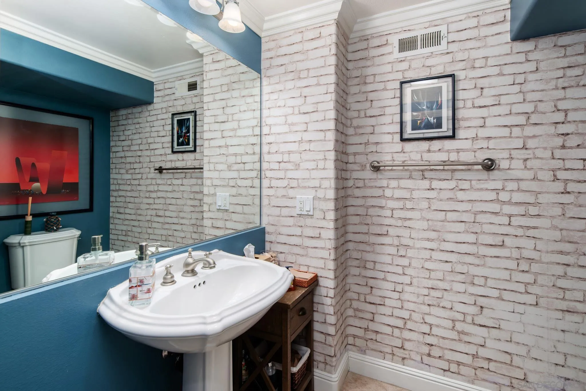 https://cdn.realtyfeed.com/cdn/127/250035631/343b4e563042b23df7eec503f59b3aa5.webp