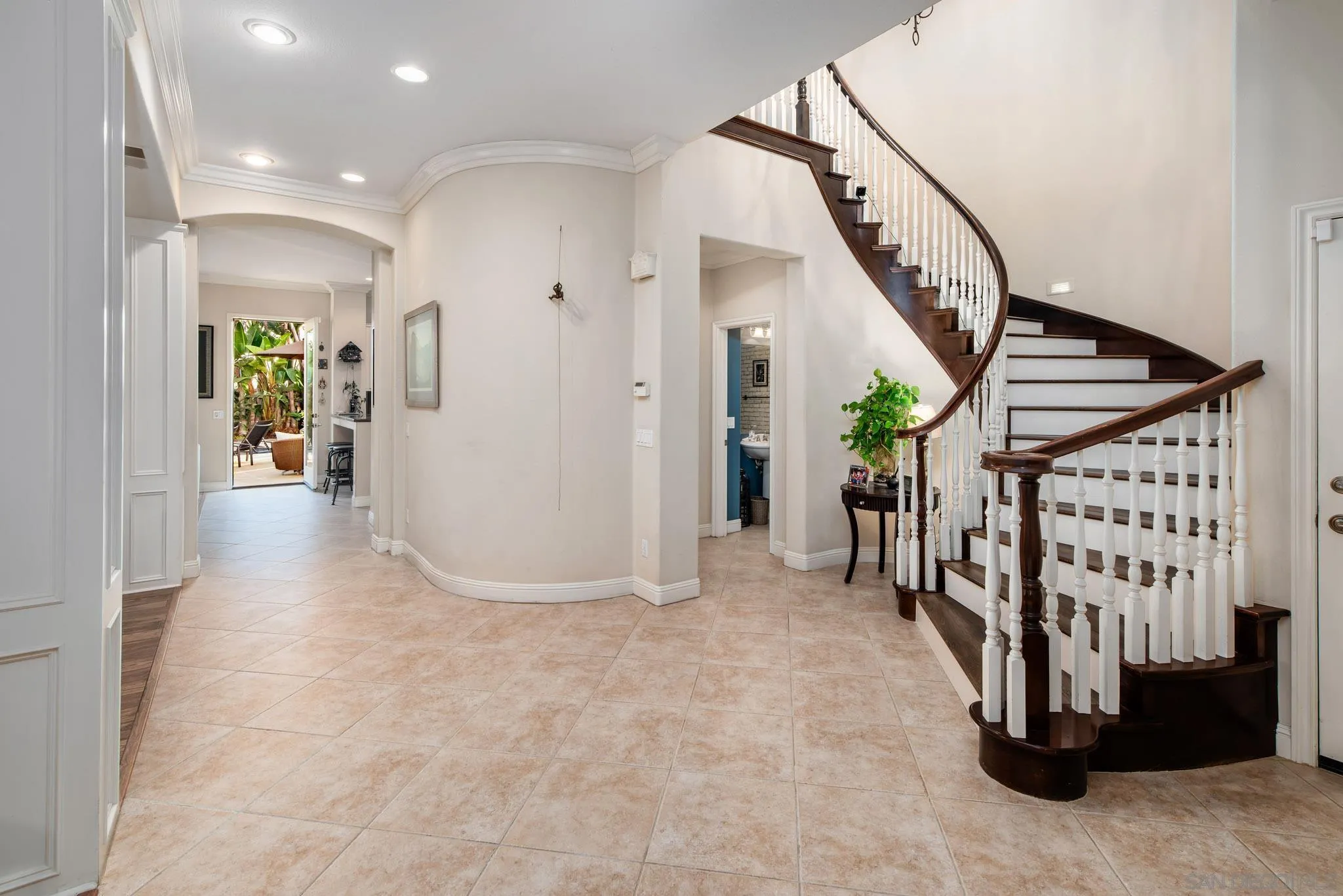 https://cdn.realtyfeed.com/cdn/127/250035631/51ee4f2481c09ed47d472fee882e412a.webp