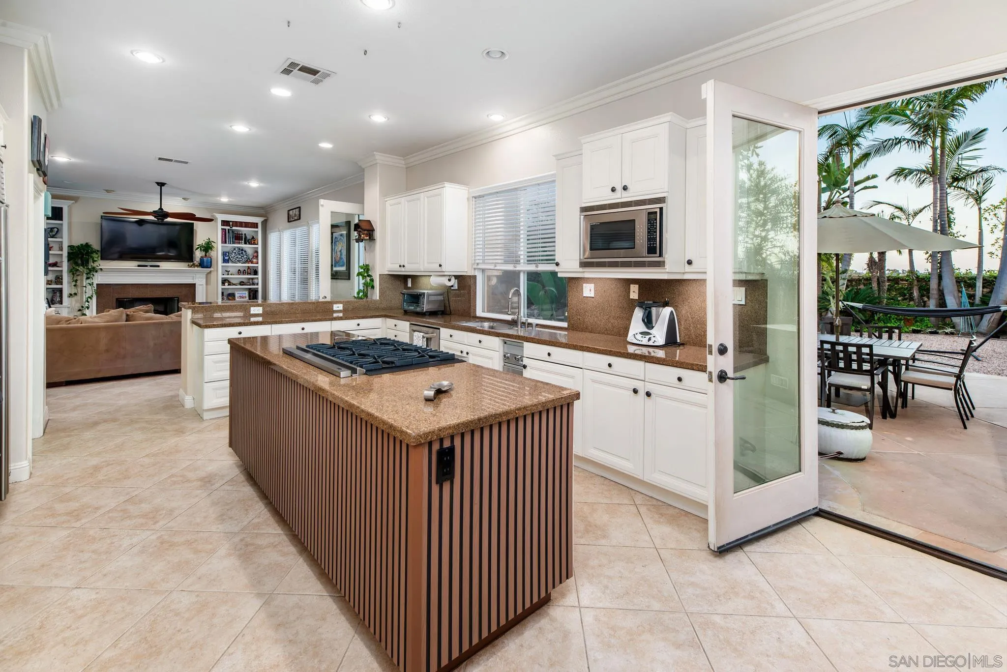 https://cdn.realtyfeed.com/cdn/127/250035631/58ebd99ab5622c43763d4eaeeb7f116a.webp