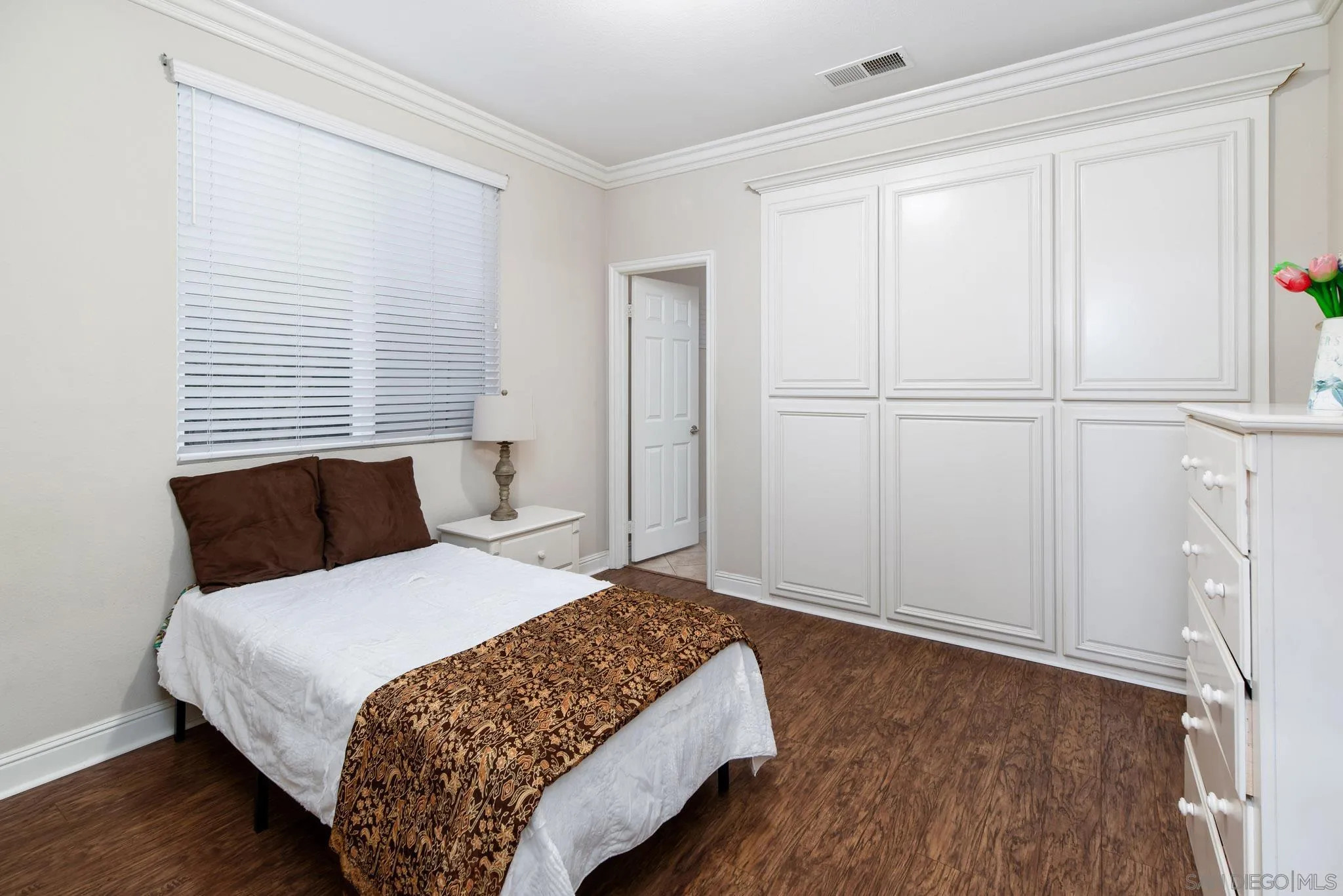 https://cdn.realtyfeed.com/cdn/127/250035631/6301f9e361c1ebf1685c7f1428c6ee82.webp