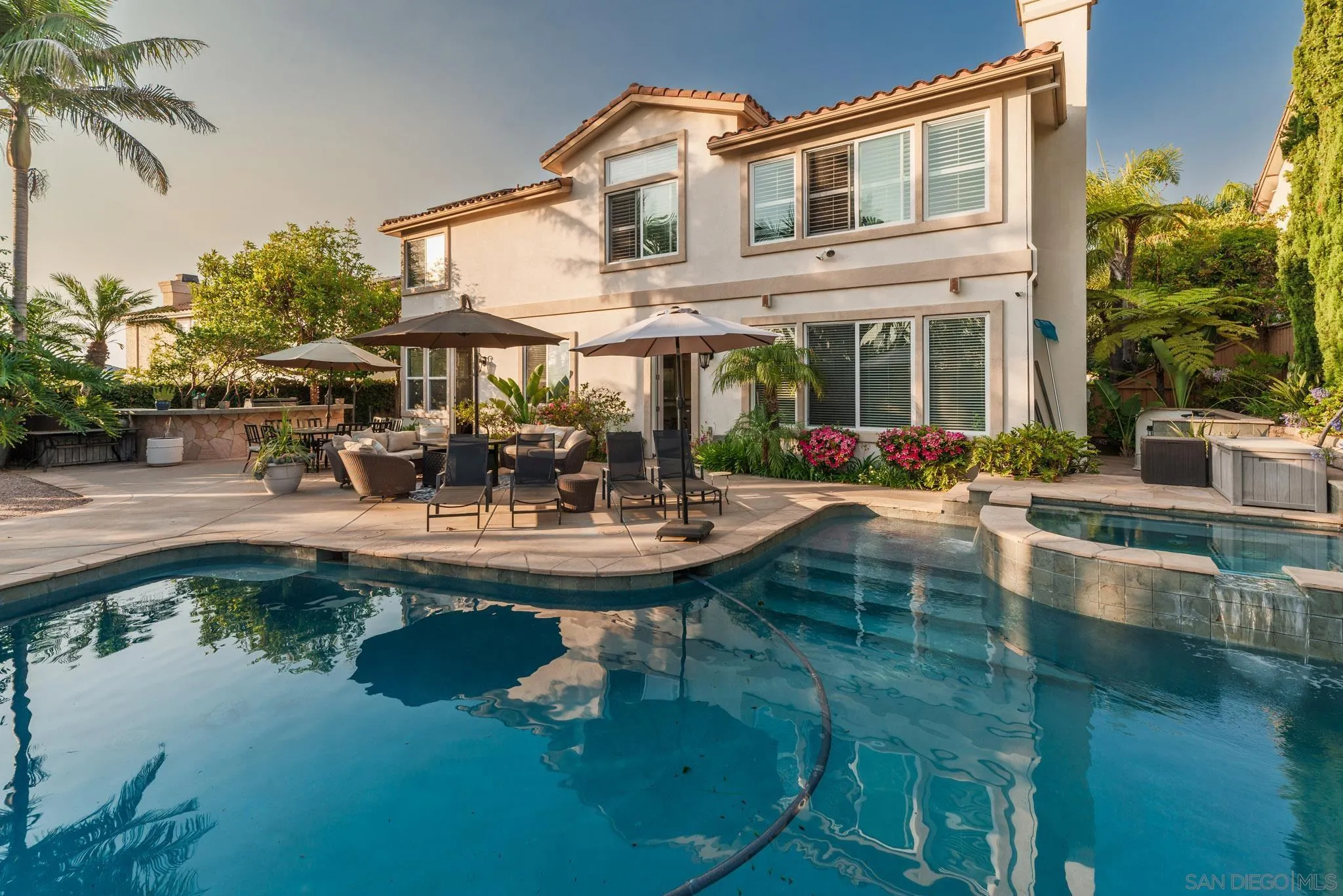 https://cdn.realtyfeed.com/cdn/127/250035631/82f4fff41ef9701ce76d3827dd73d97f.webp