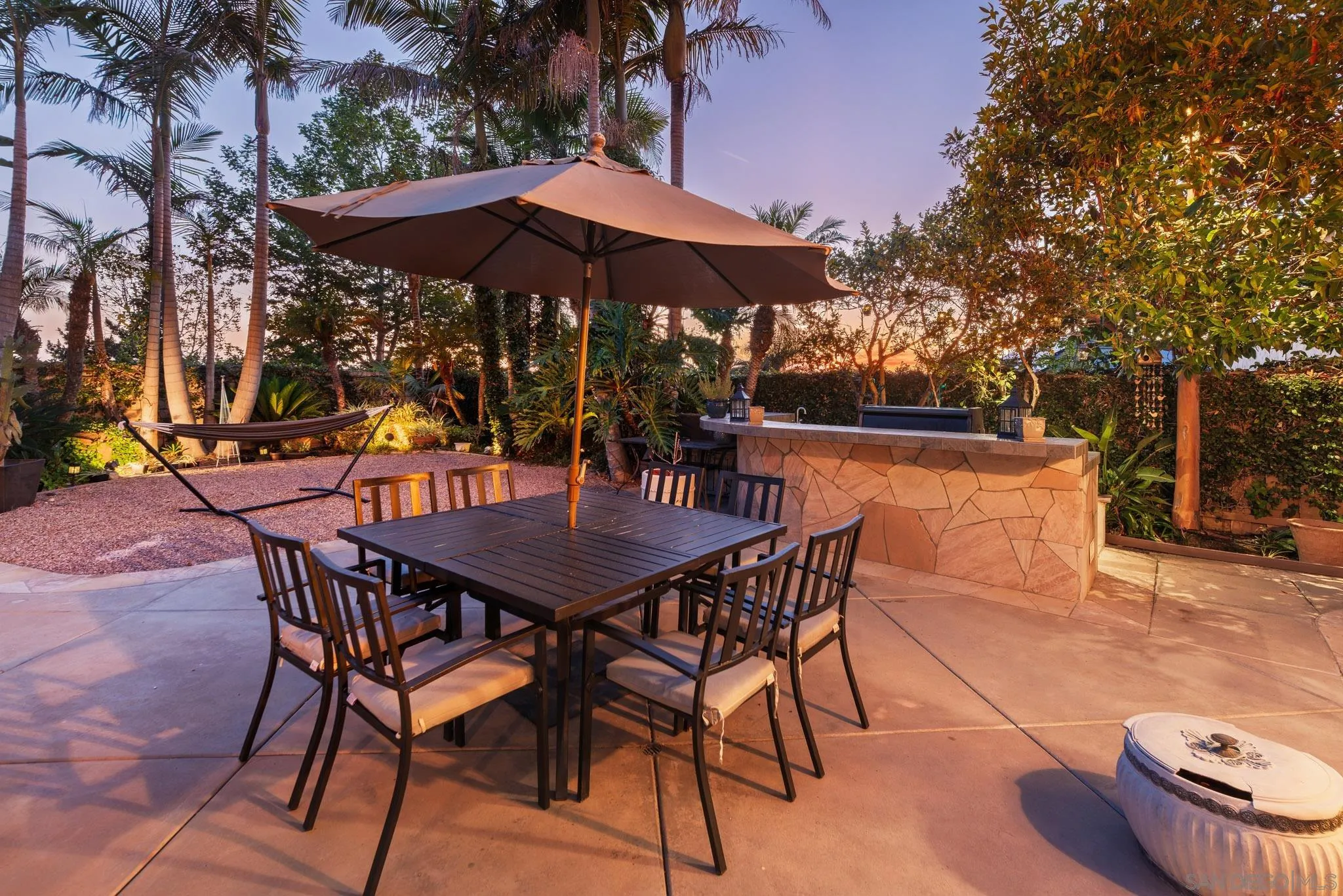 https://cdn.realtyfeed.com/cdn/127/250035631/9afe0d81f73871d4aae40aba8f37f8a0.webp