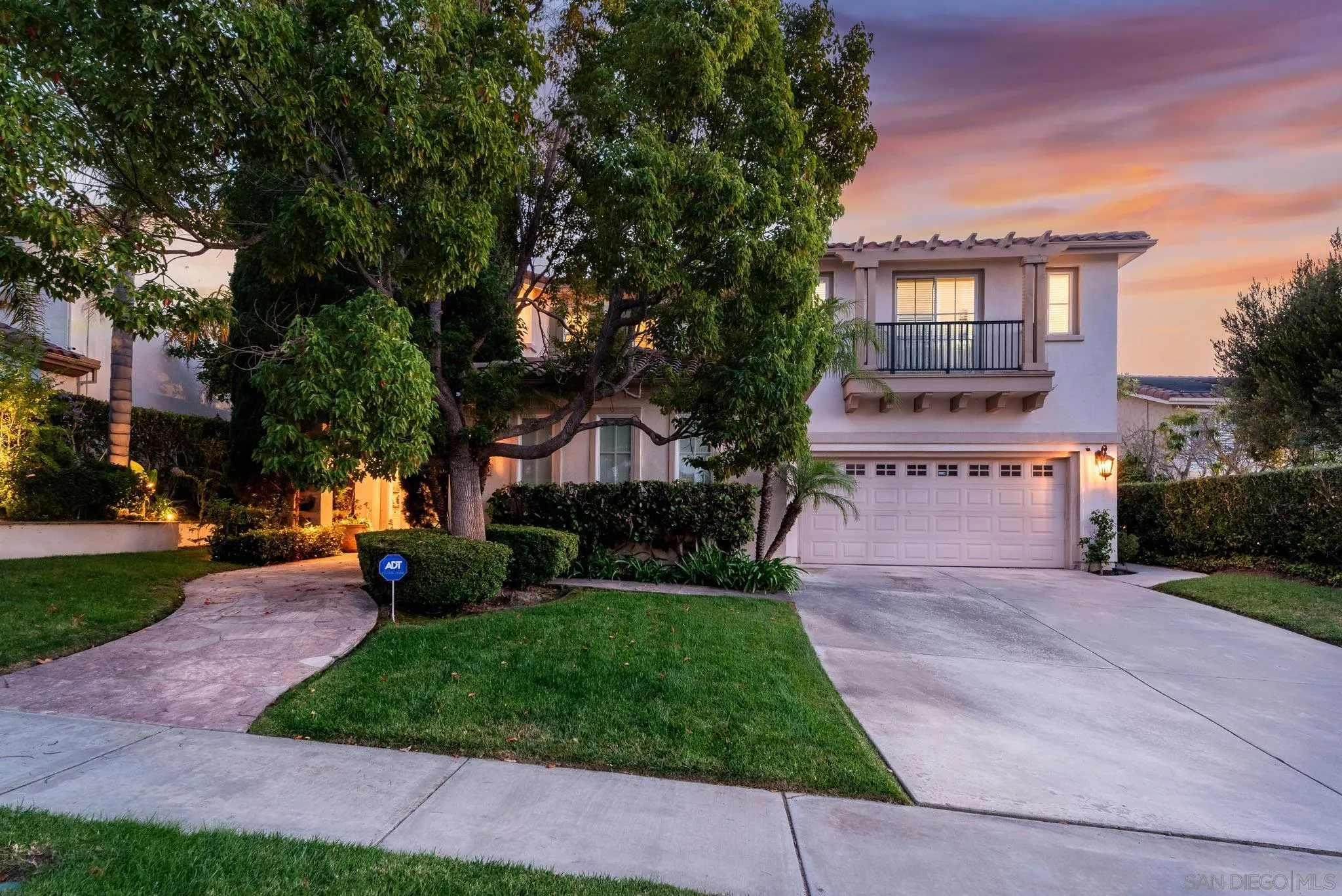 https://cdn.realtyfeed.com/cdn/127/250035631/c1d203588b21d891a8bb6019abde3aed.webp