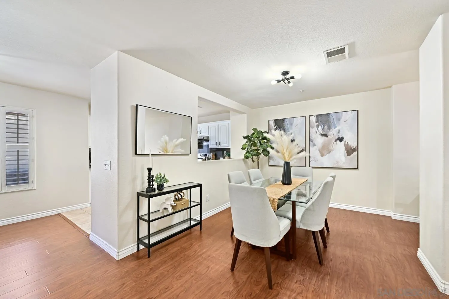 Photo #5: 250035632 Listing 