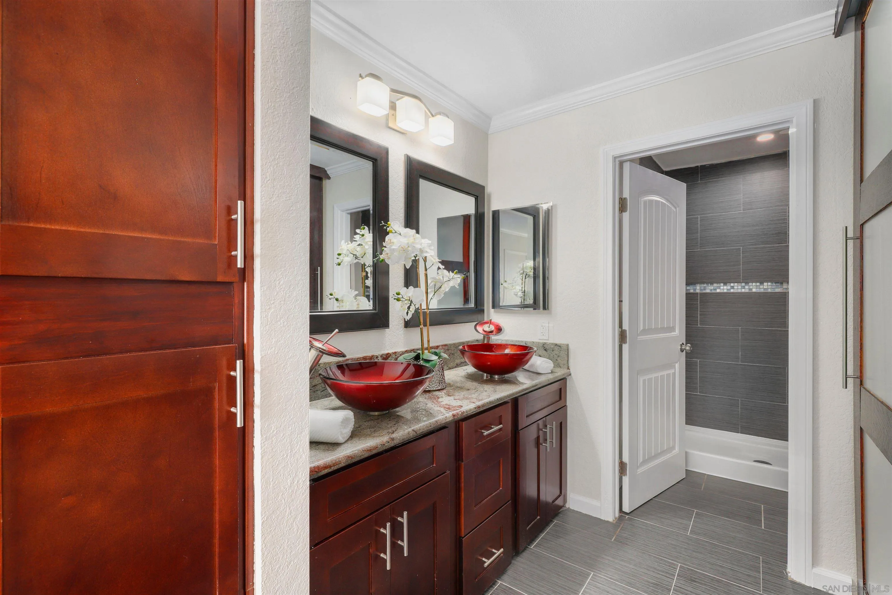Photo #8: 250035641 Listing: Photo #8