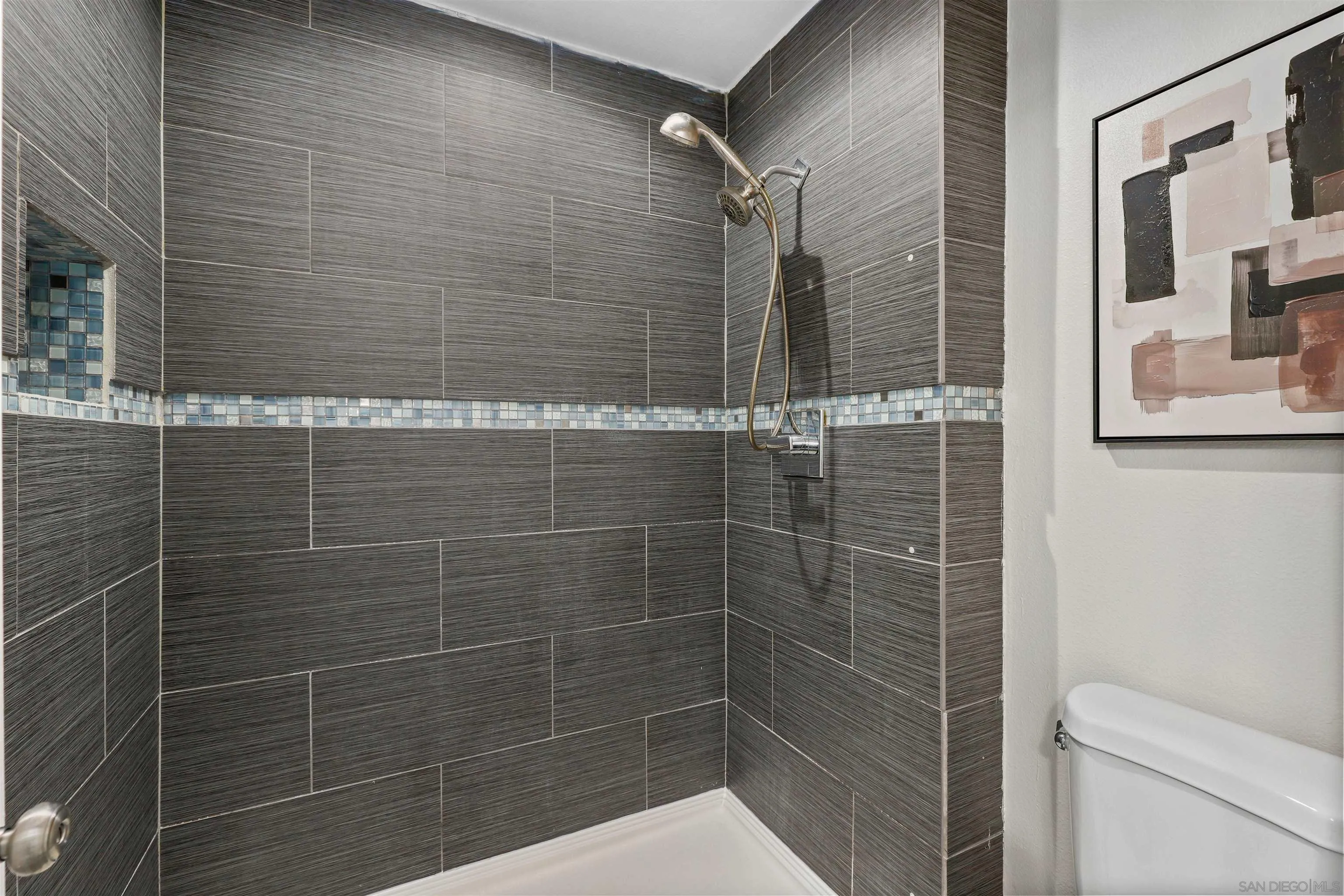 Photo #9: 250035641 Listing: Photo #9
