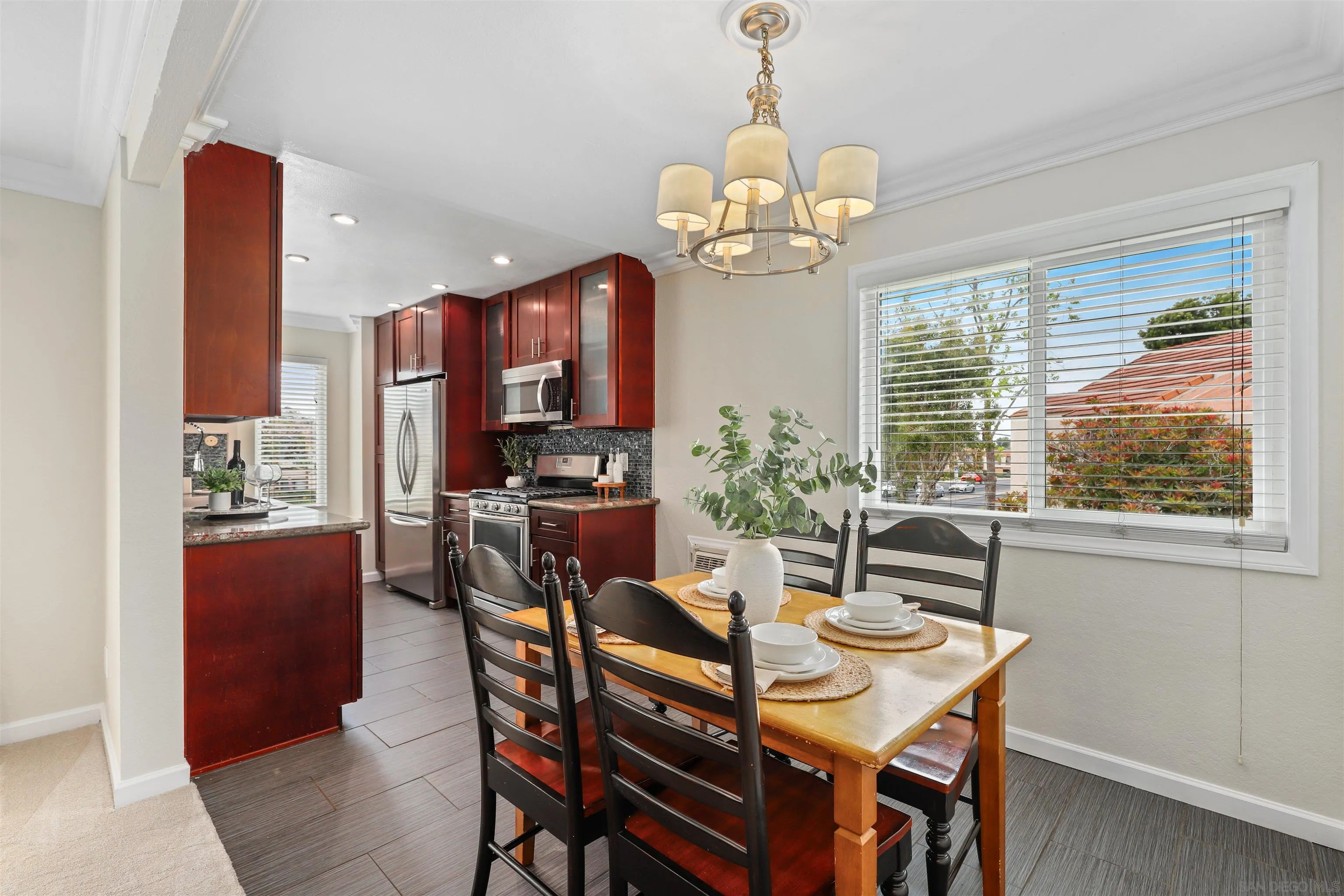 Photo #5: 250035641 Listing 