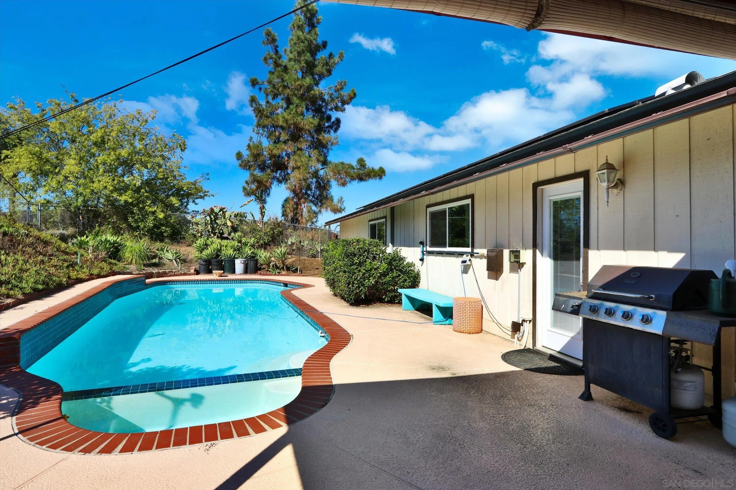 https://cdn.realtyfeed.com/cdn/127/250035647/002c9d79997a74b2773931624c7395ad.webp