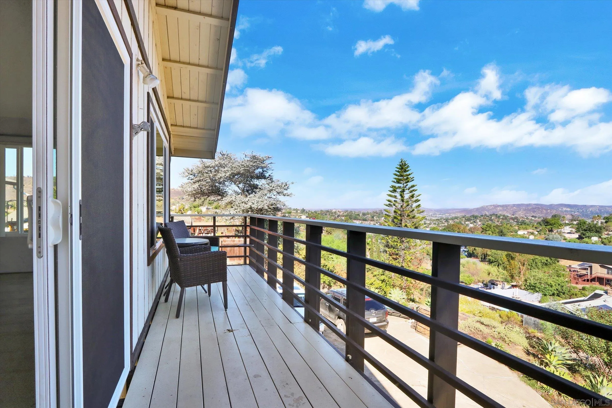 https://cdn.realtyfeed.com/cdn/127/250035647/22e7d62cf3f0cba42efc6f30ed2cb712.webp