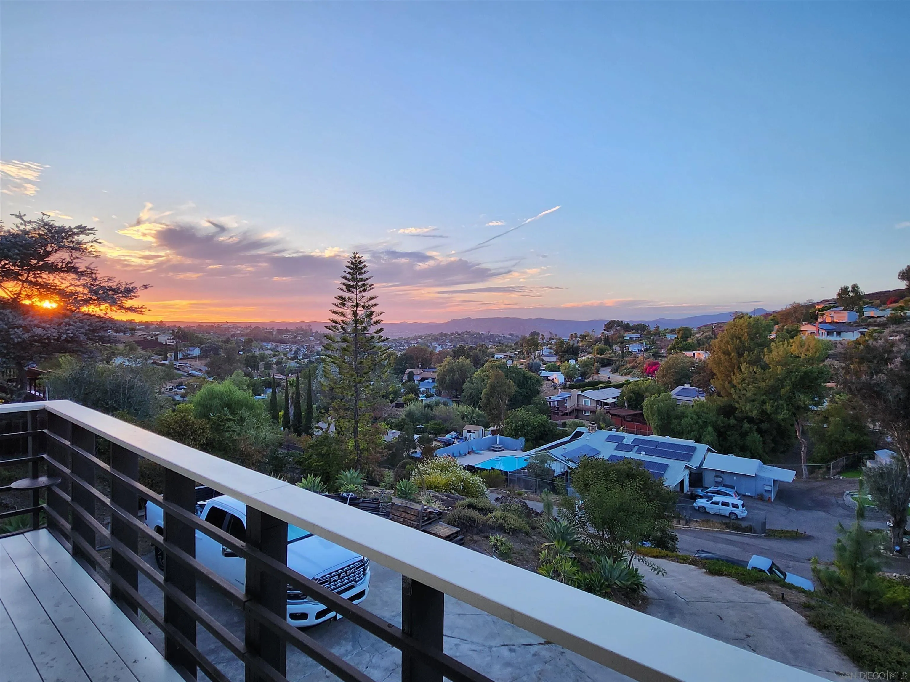 https://cdn.realtyfeed.com/cdn/127/250035647/2a05b8e98a4b0825f640343eced223c3.webp
