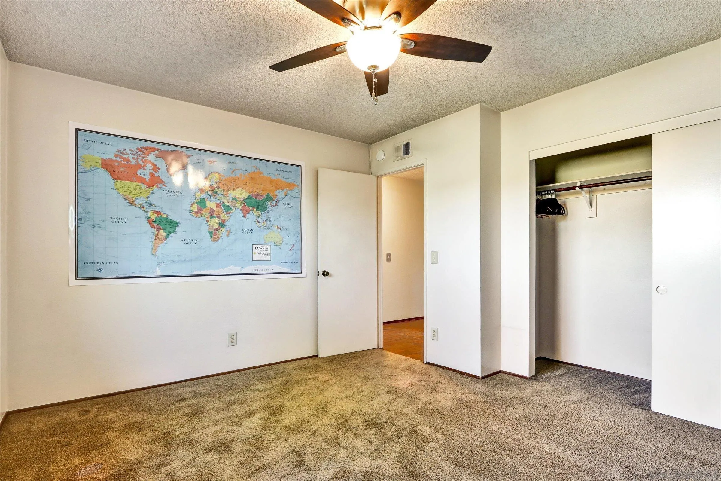 https://cdn.realtyfeed.com/cdn/127/250035647/3f8e3b07b6f14496b5b47cf8f235929e.webp