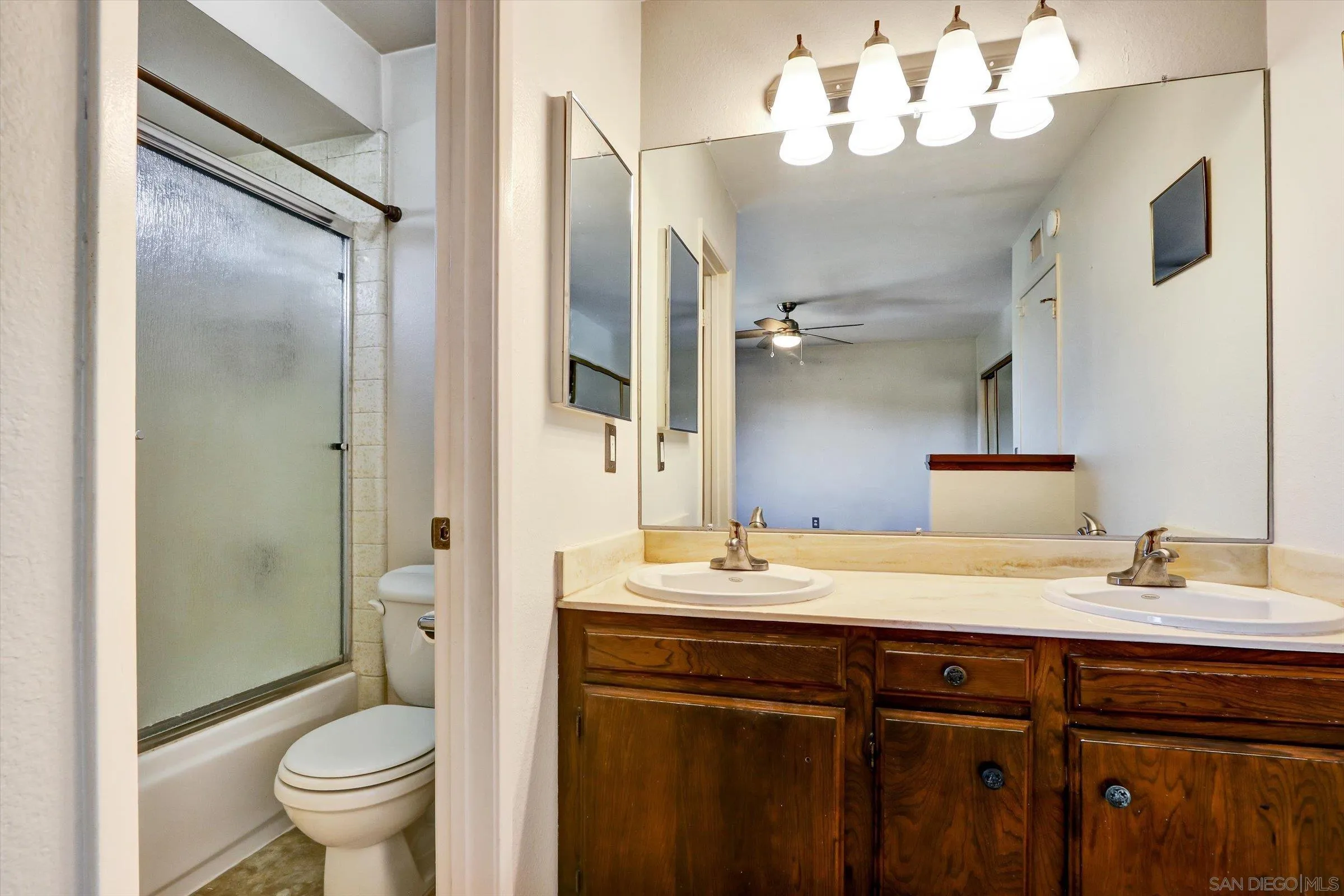 https://cdn.realtyfeed.com/cdn/127/250035647/5cf0d31787b67d144b80b36143971c3d.webp