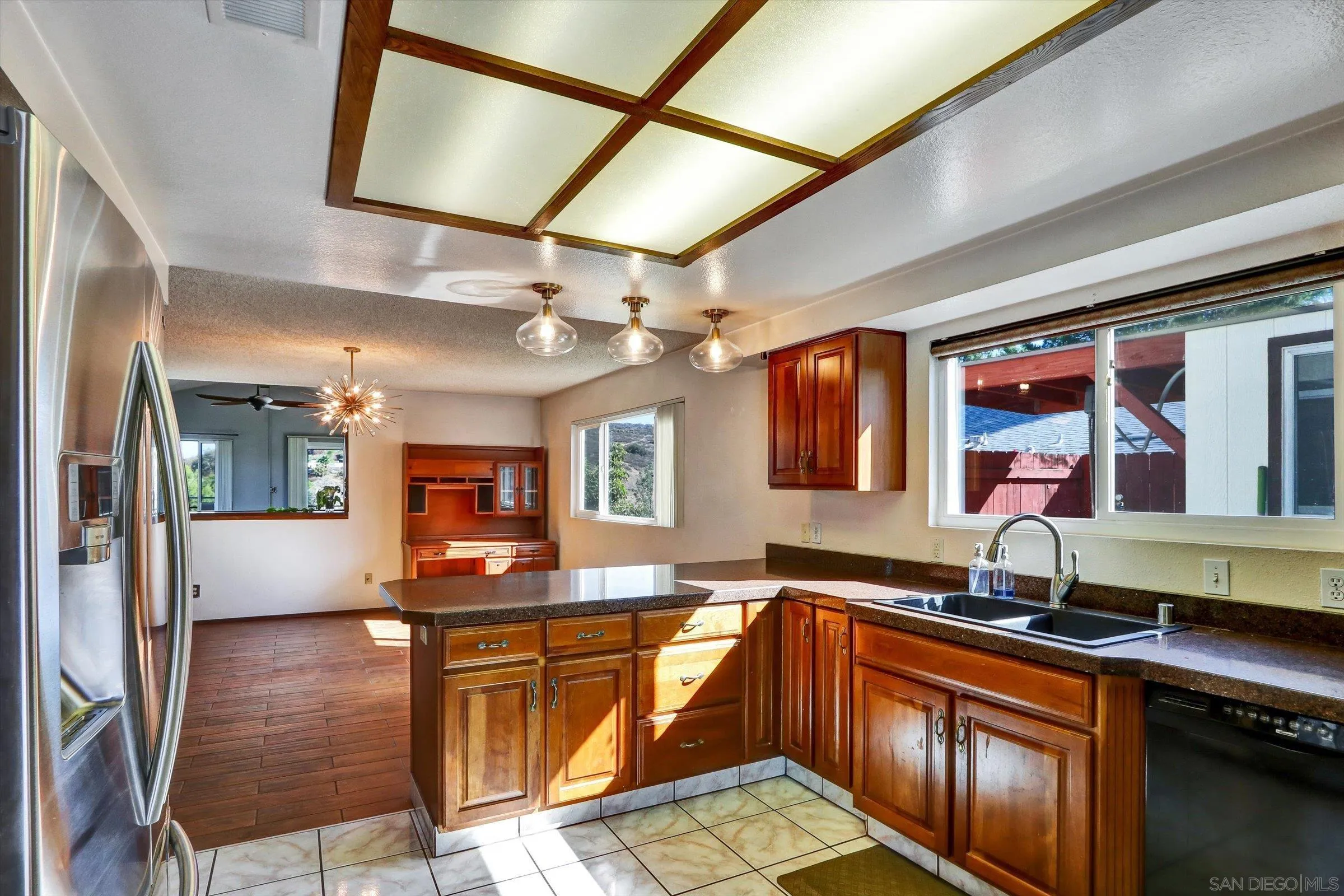 https://cdn.realtyfeed.com/cdn/127/250035647/84bb8ee55f1b604fd2aacf10a60a6e91.webp