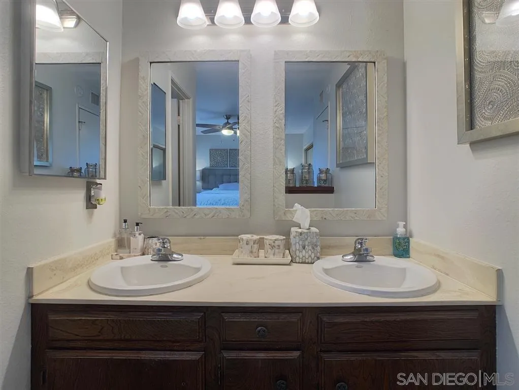 https://cdn.realtyfeed.com/cdn/127/250035647/962ba65e6b380a25e48be55050194fca.webp