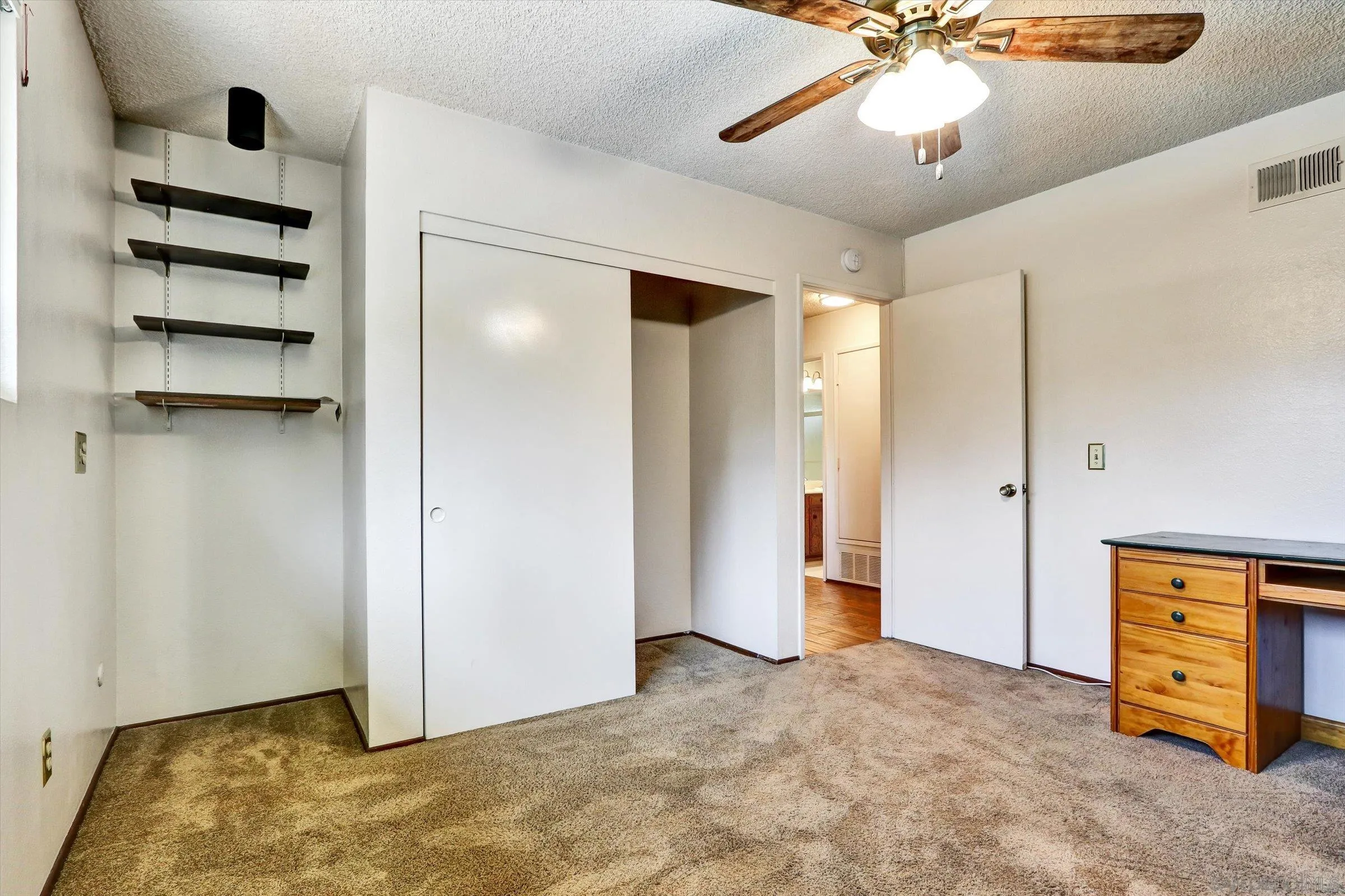 https://cdn.realtyfeed.com/cdn/127/250035647/a808f846921c349217f564f093861024.webp