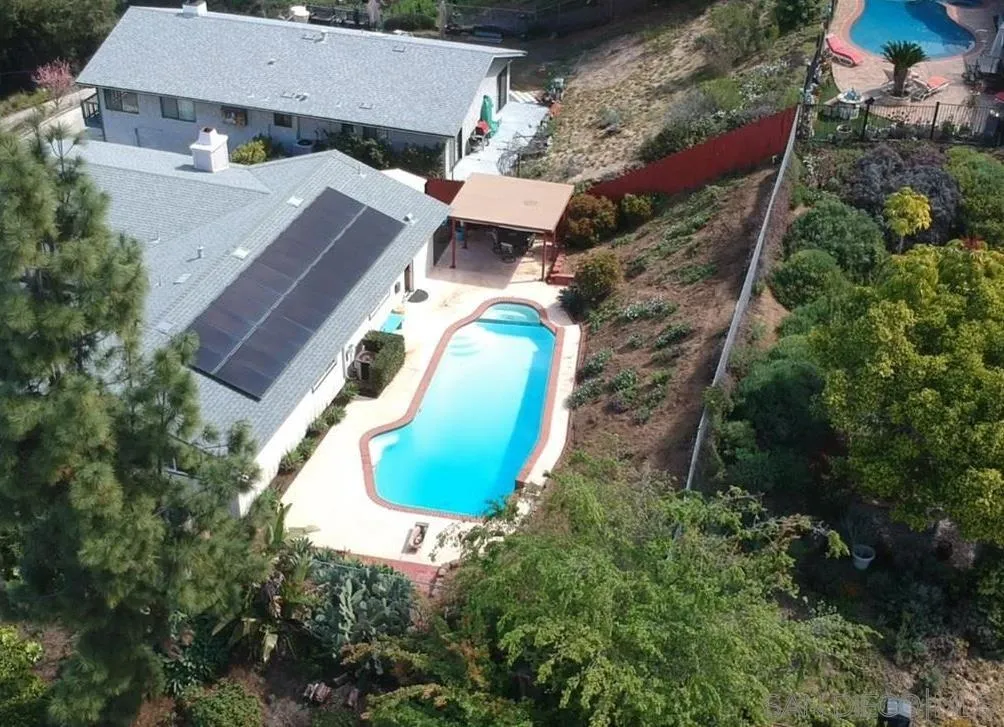 https://cdn.realtyfeed.com/cdn/127/250035647/a95d842e3479030dd669ecb25d5863fc.webp