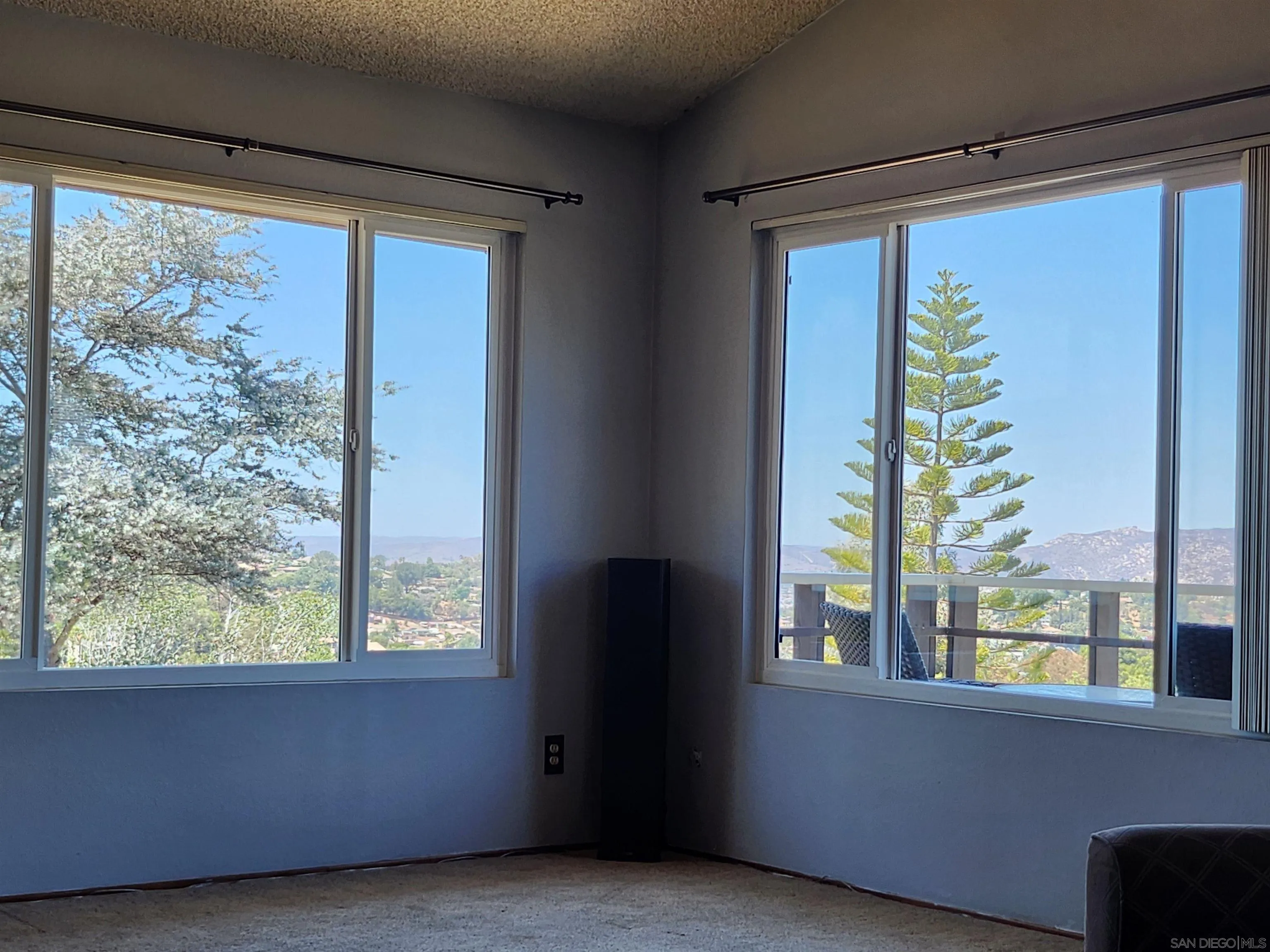 https://cdn.realtyfeed.com/cdn/127/250035647/af49b1b748c2b051c222cc29cacdc0bc.webp